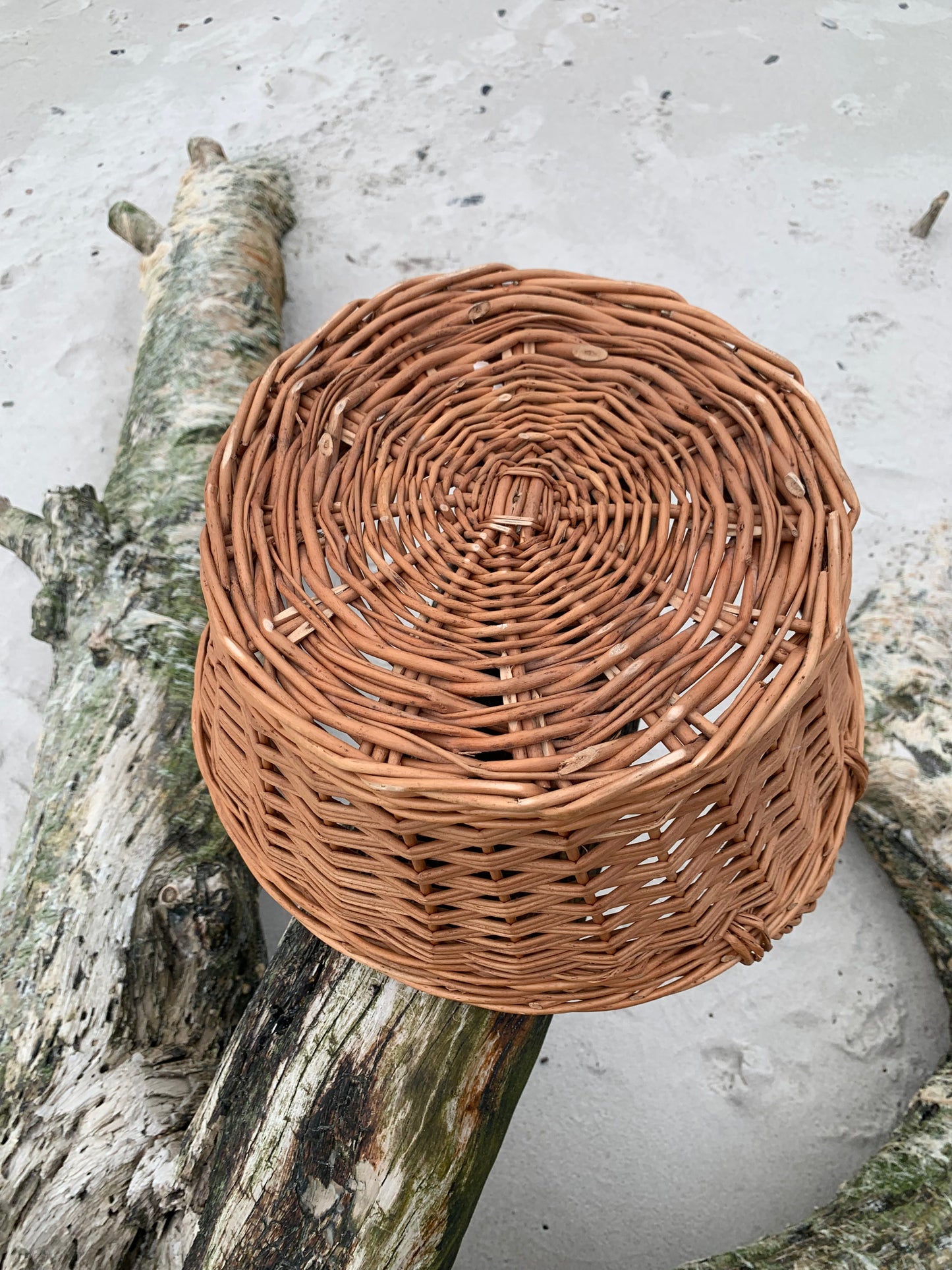 Linnekorg med handtag