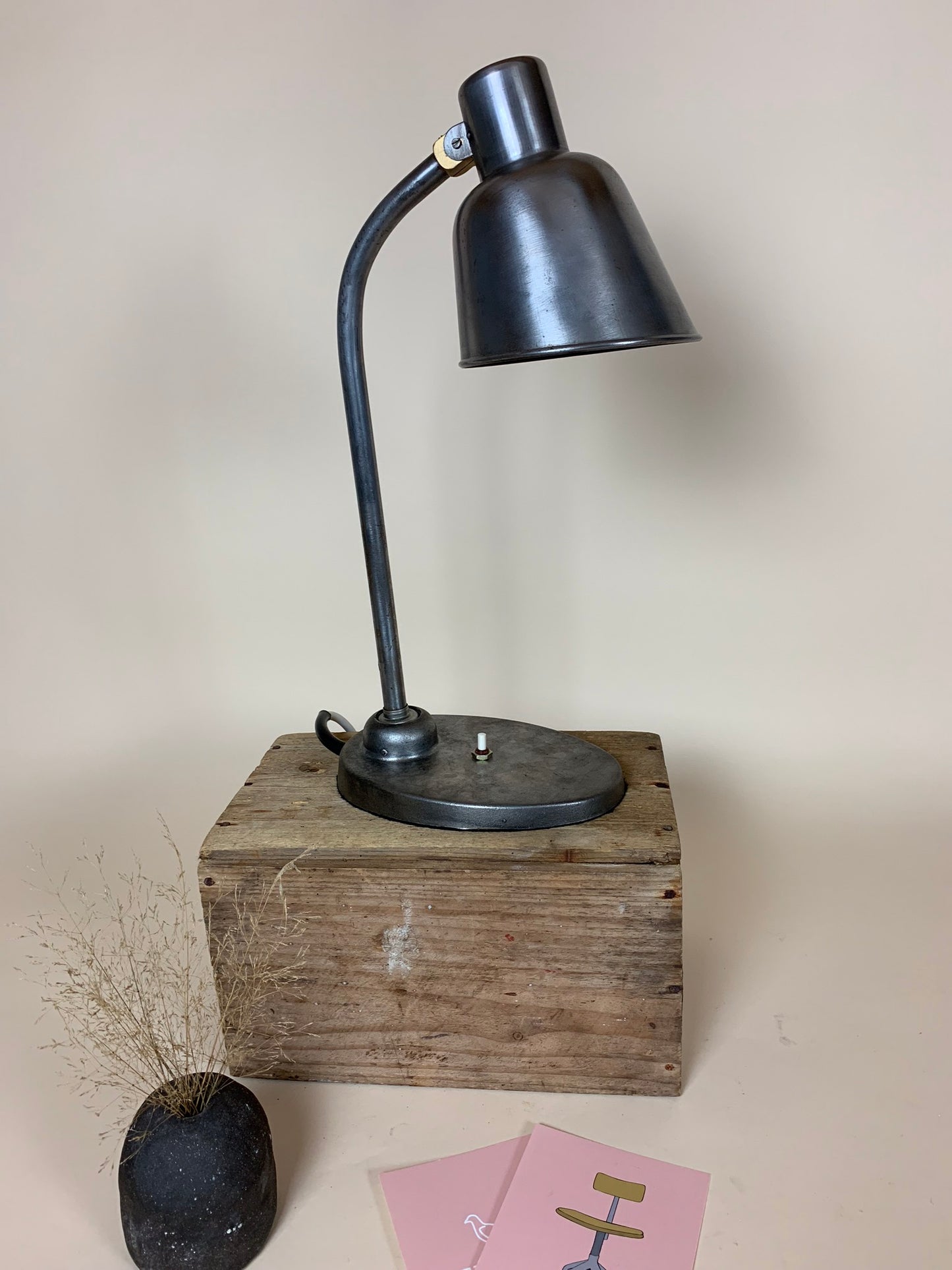 Lampa designad av Christian Dell för Bünte och Remmler