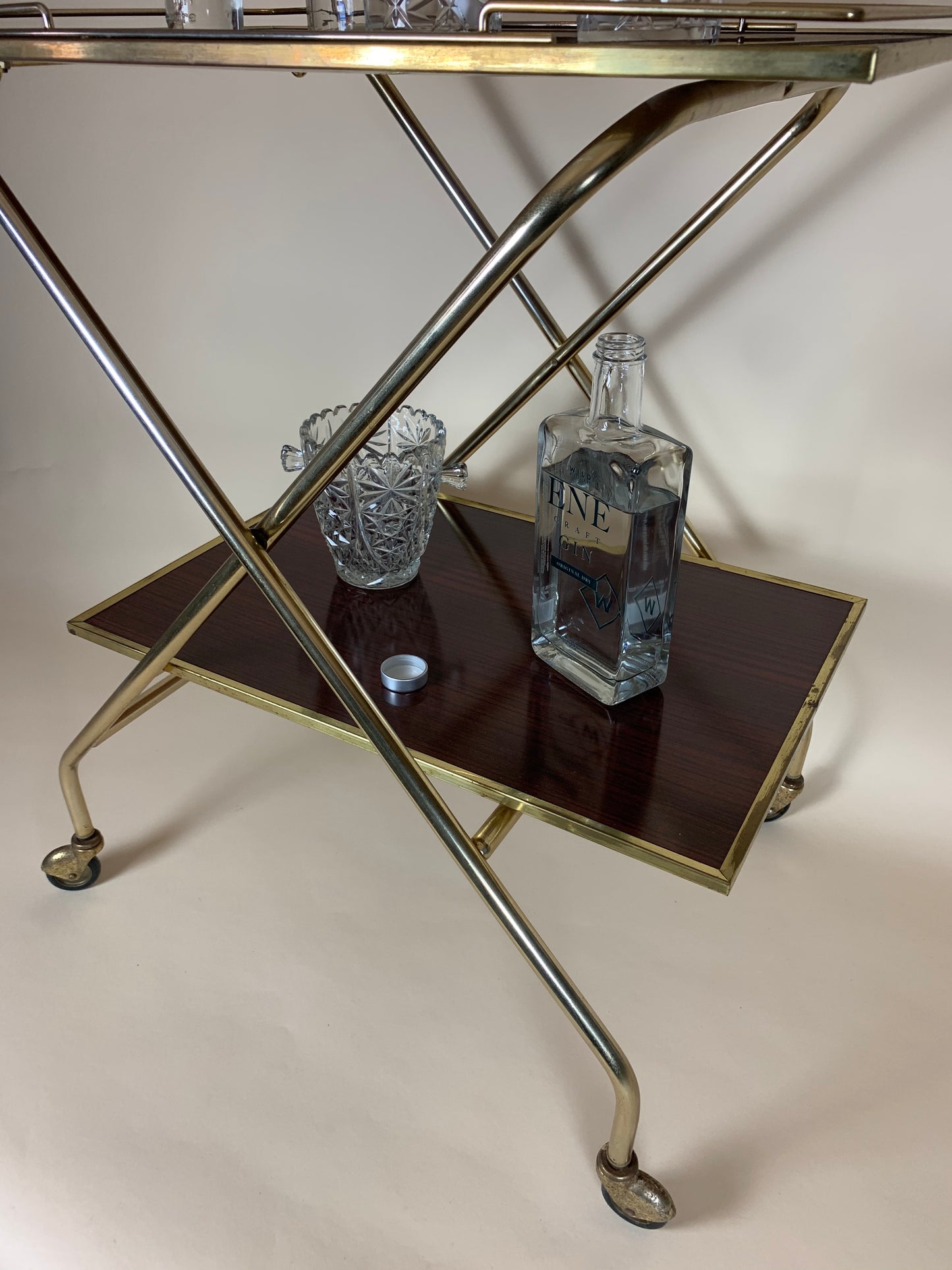 Barbord eller barvagn med mässingsram