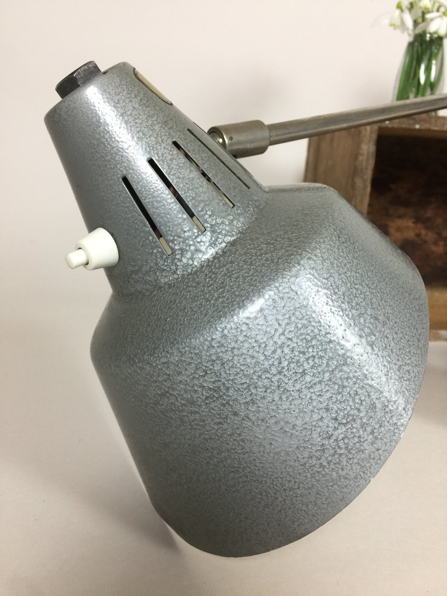 Vacker och charmig fransk skrivbordslampa