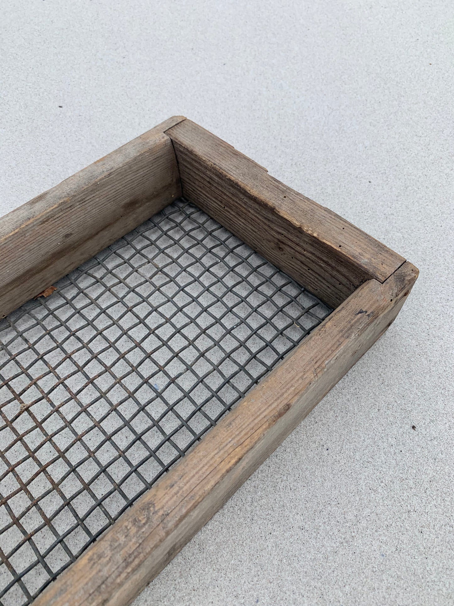 Löklåda med trådbotten