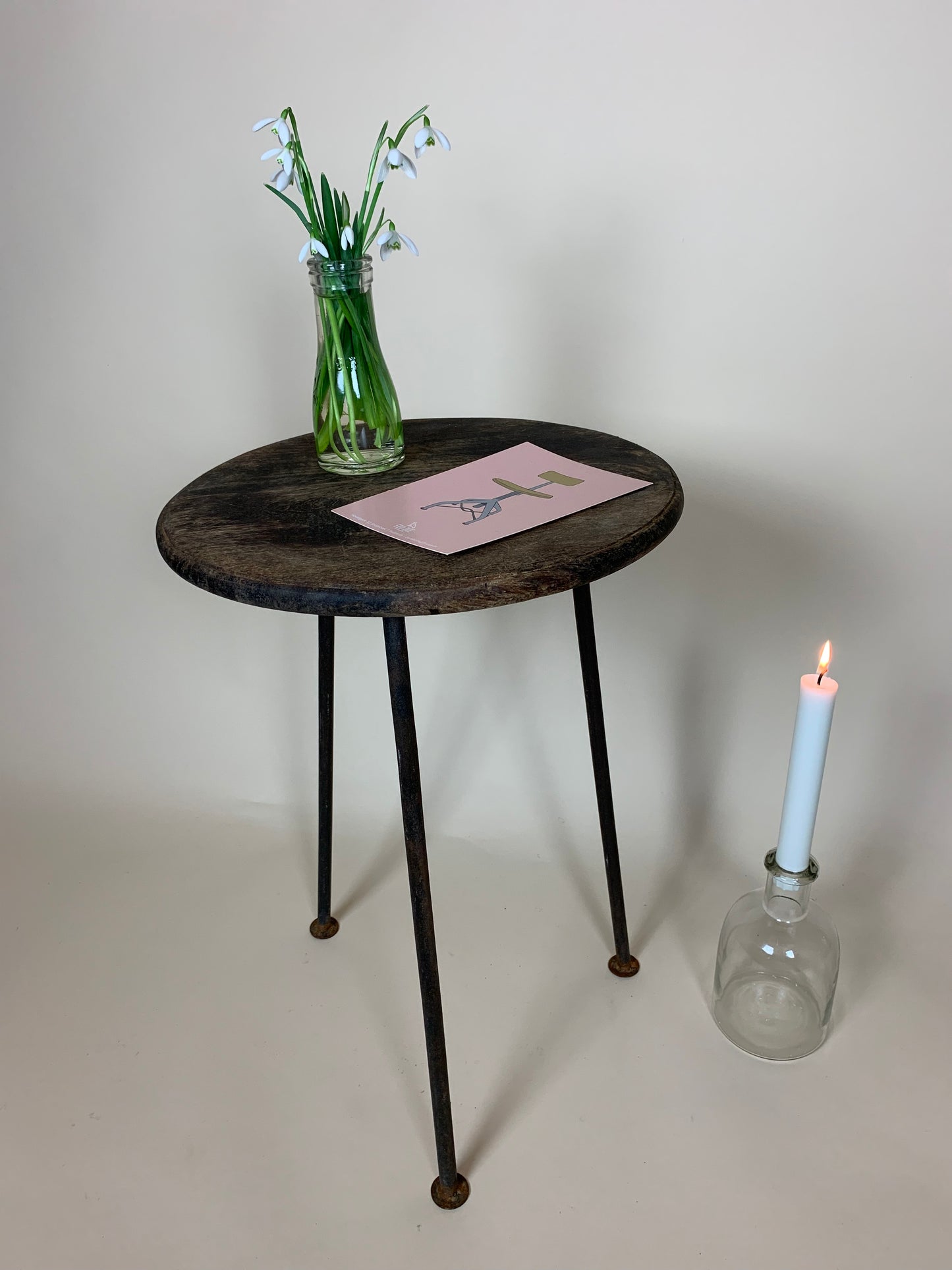 Råpall med träsits och stålben
