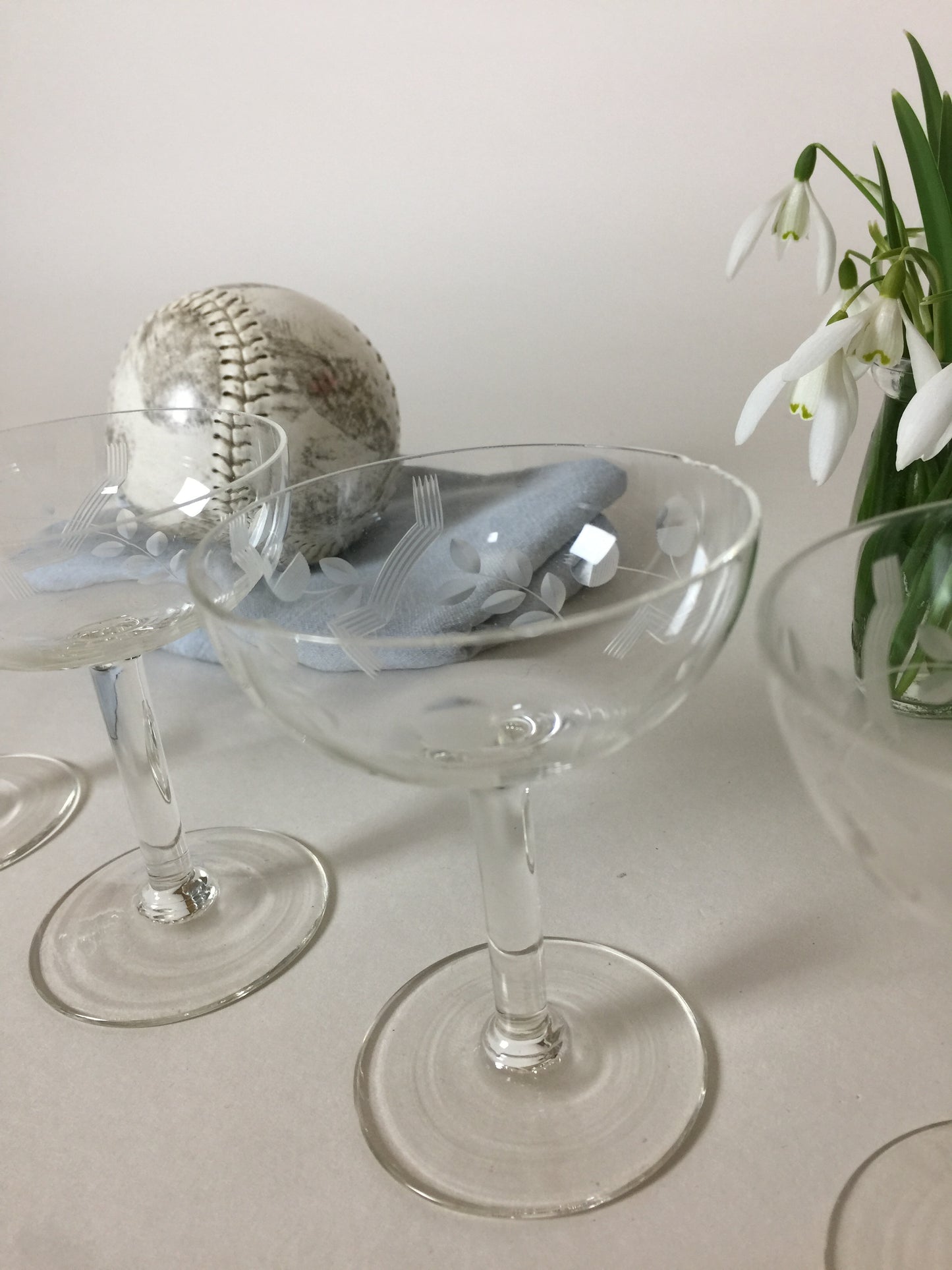 Vackra glas (fyra stycken säljs tillsammans)