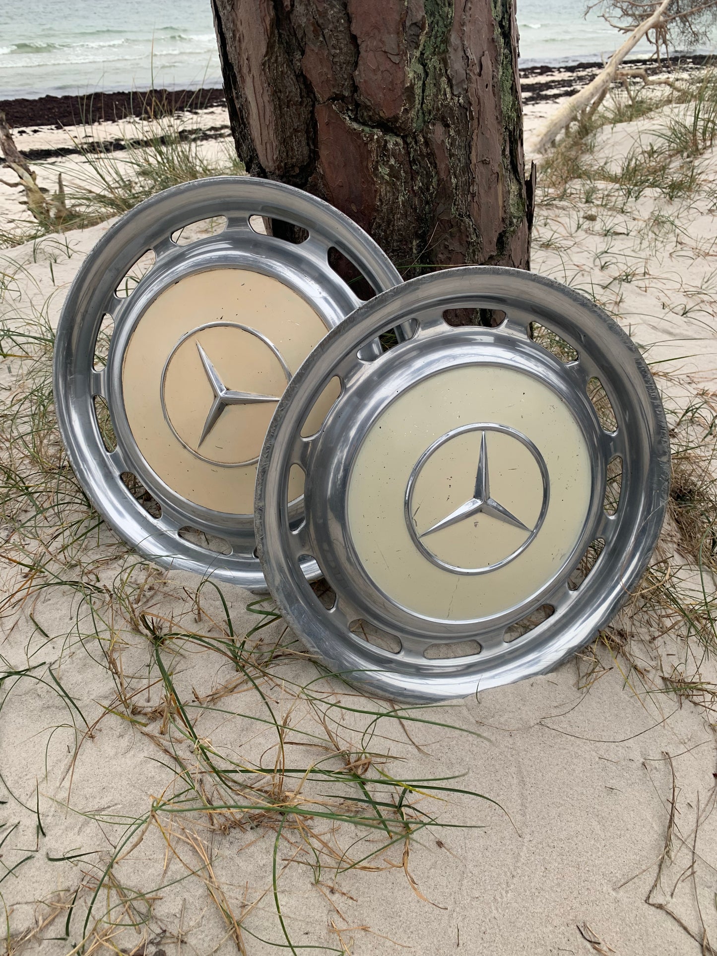 Mercedes navkapsel - Krämvit