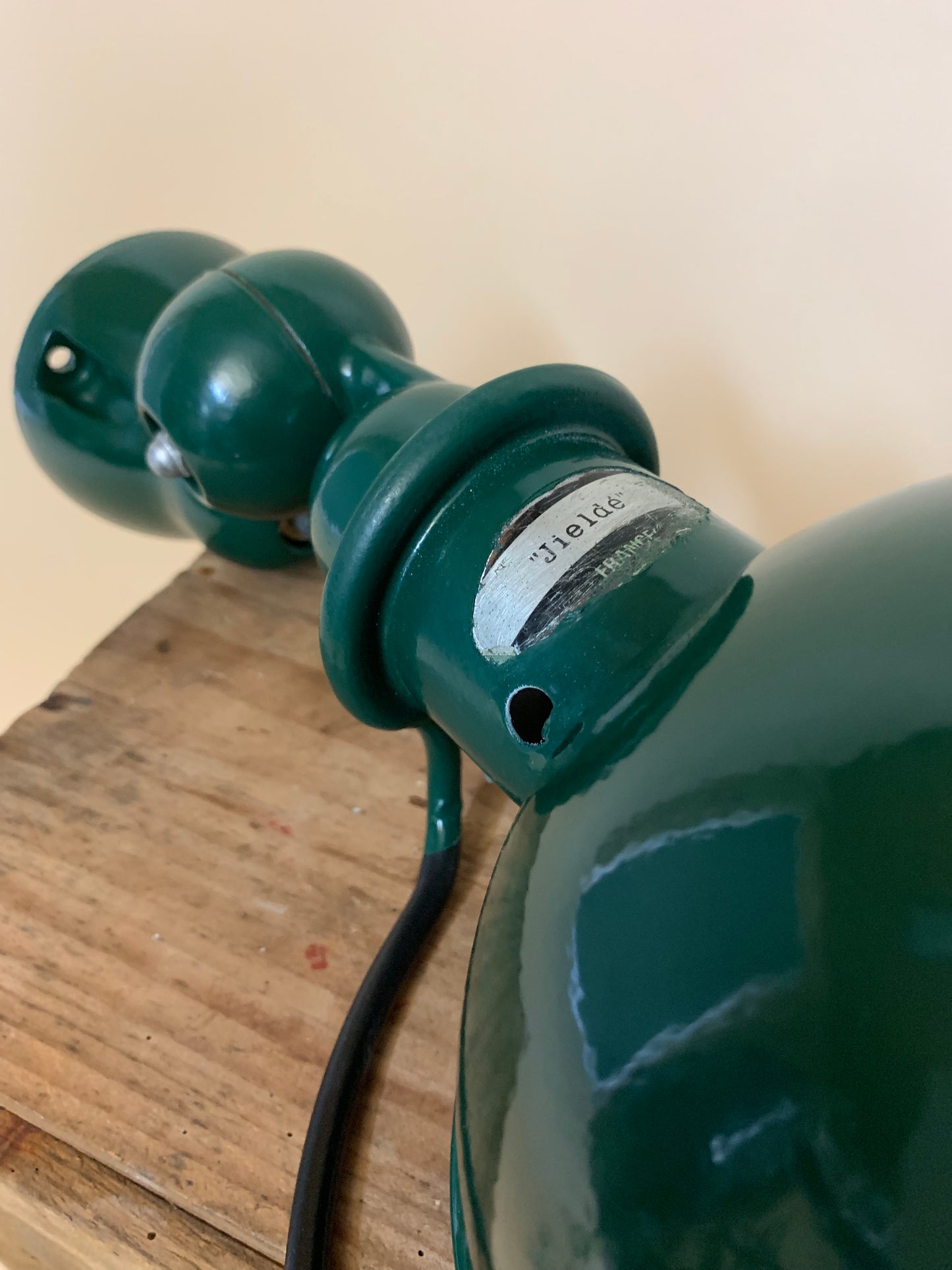 Grön Jieldé vägglampa