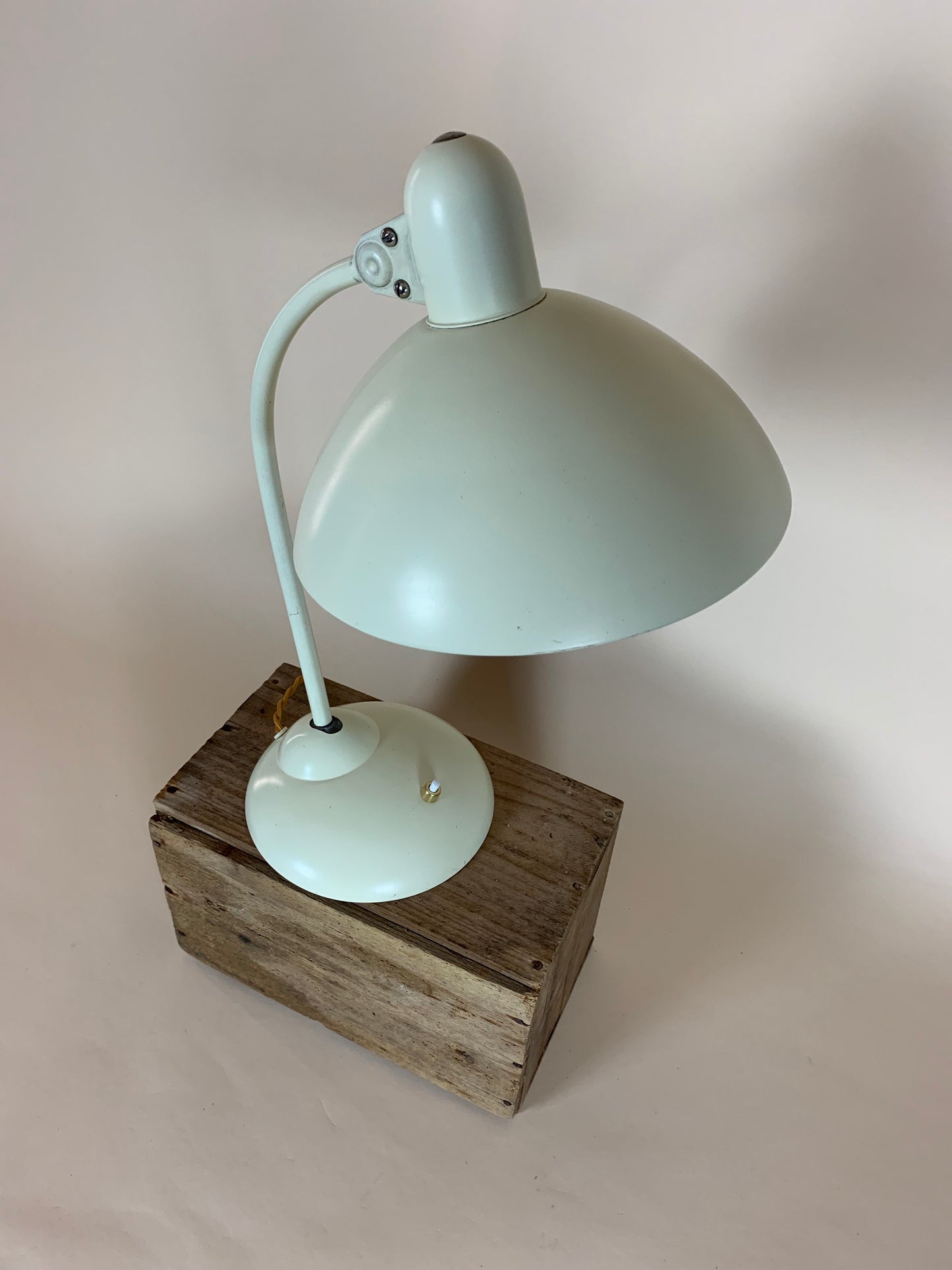 Vintage lampa - Vit