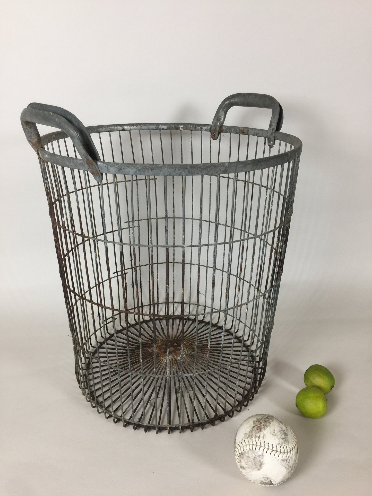 Rå potatiskorg med läcker patina