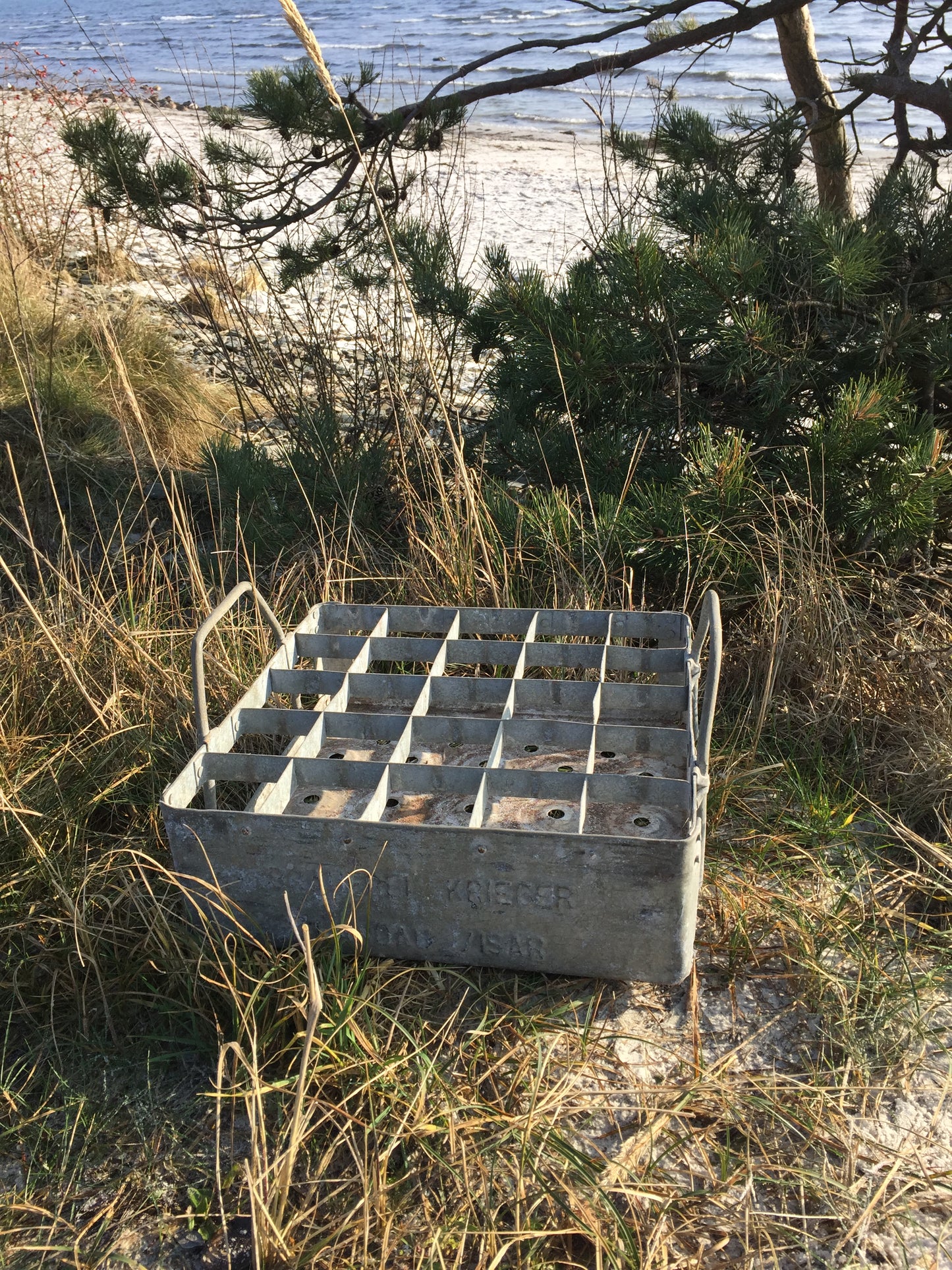 Rå och läcker öllåda i metall