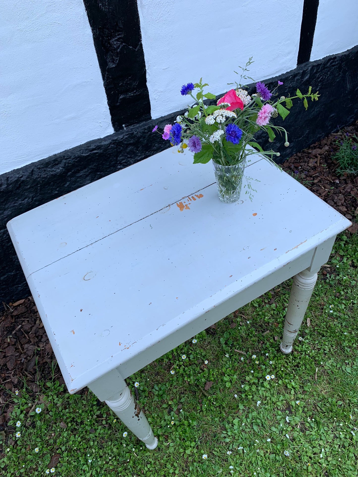 Gammalt bord med patina