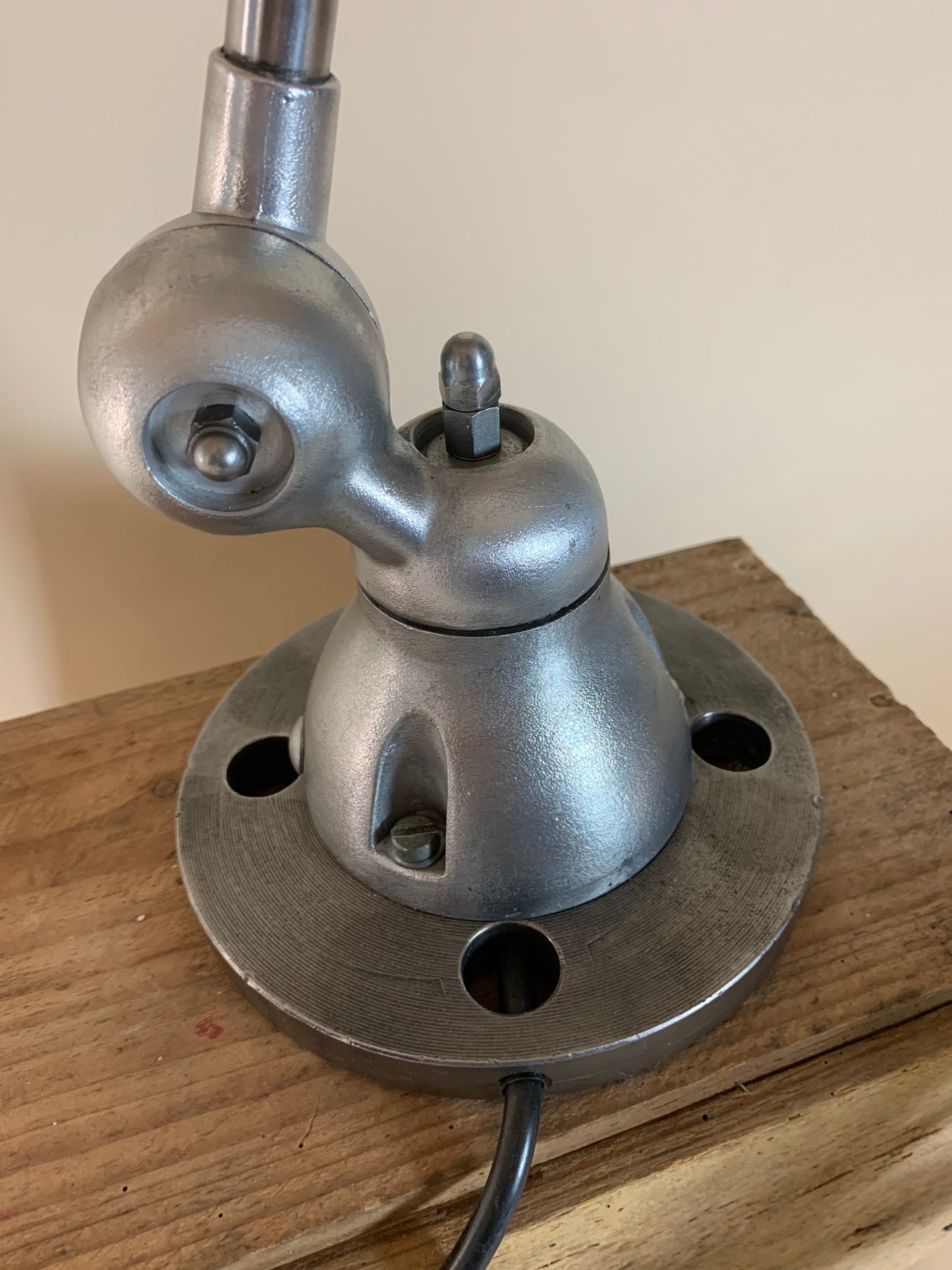 Jieldé lampa med arm och fin fot