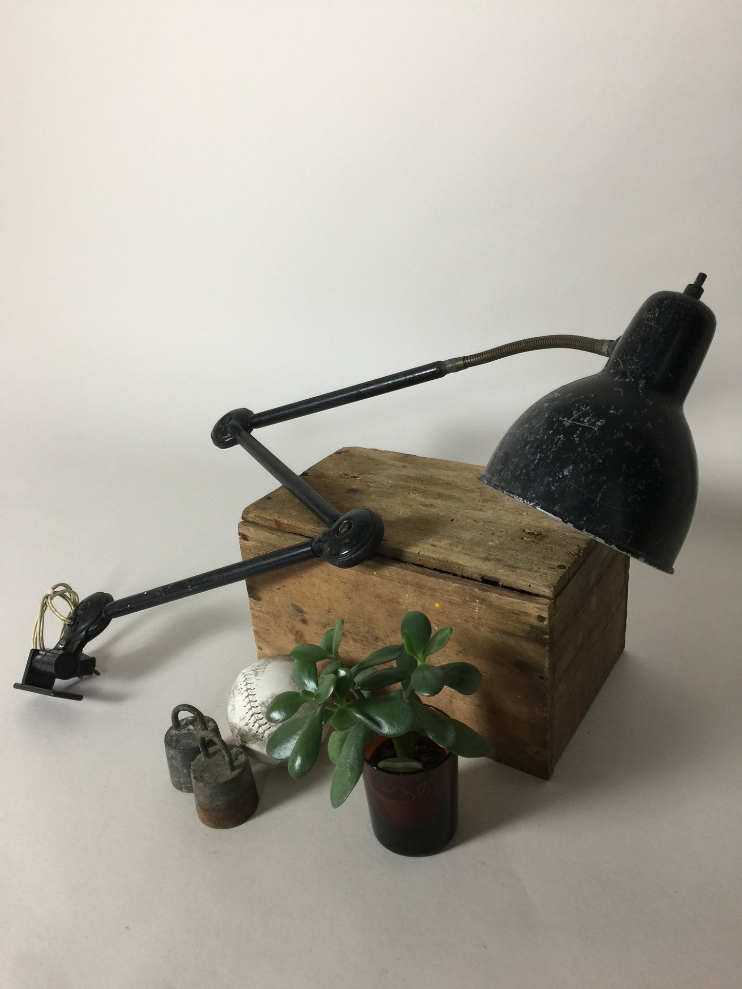 Vacker och ovanlig vägglampa