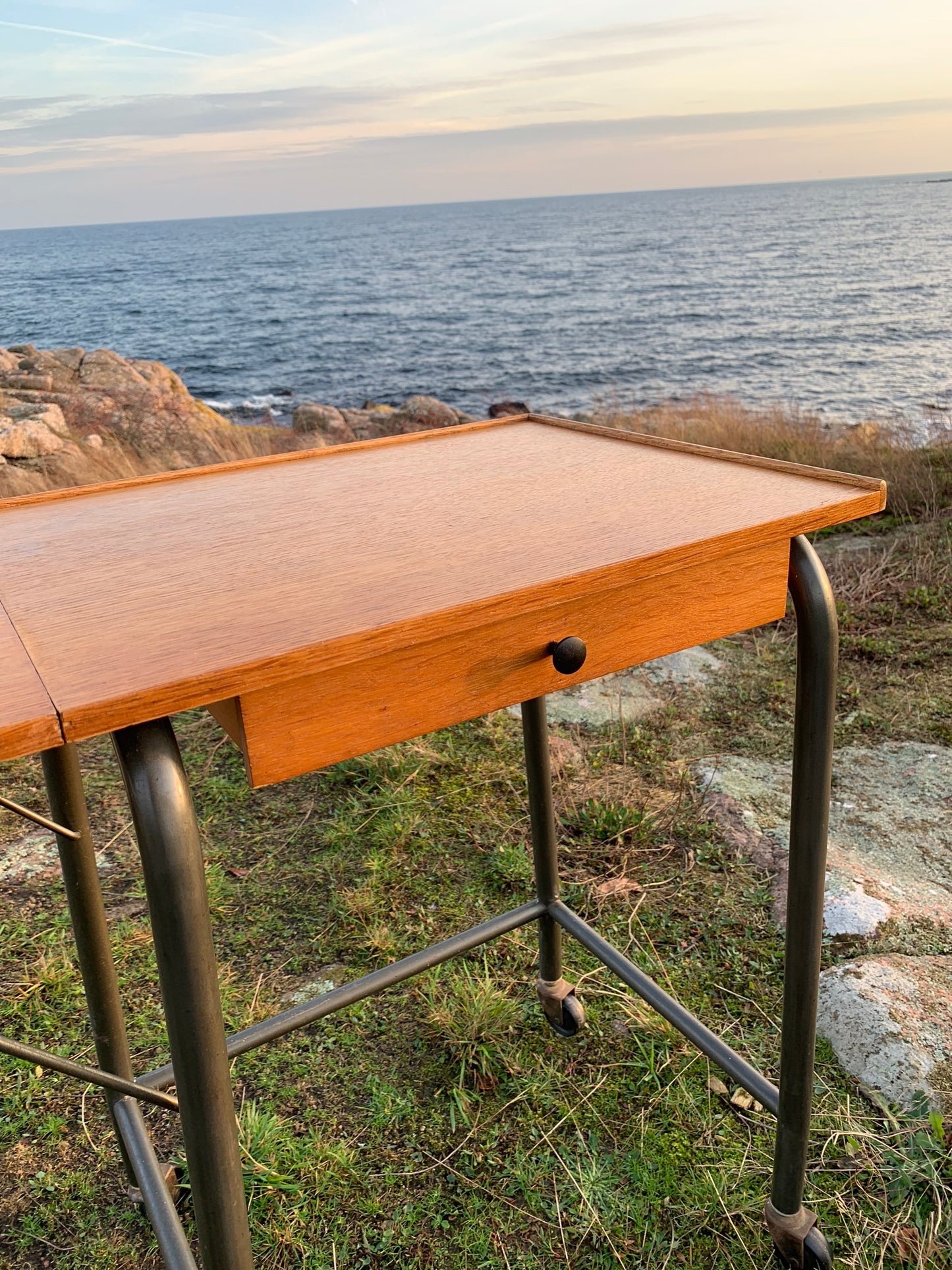 Vackert rullbord med låda