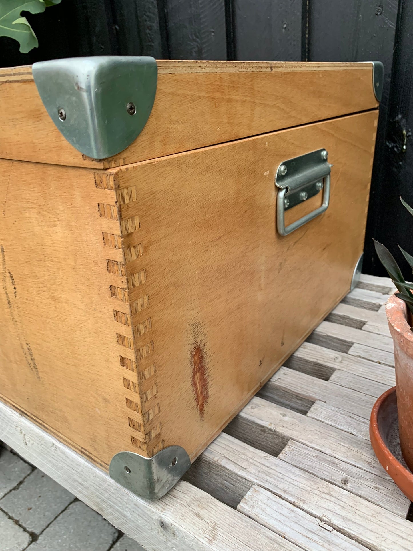 Trälåda med handtag