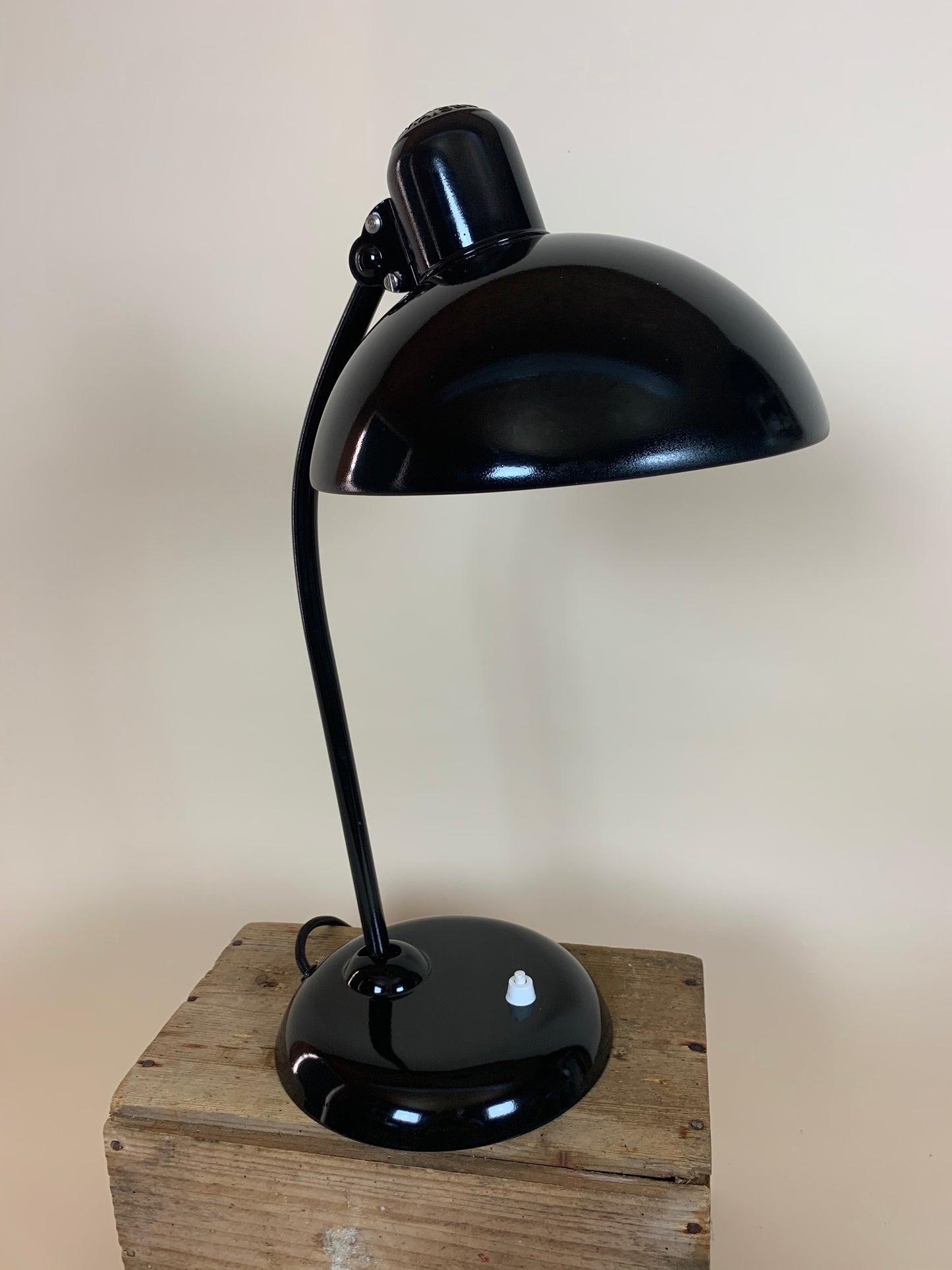 Kaiser Idell 6556 - Svart