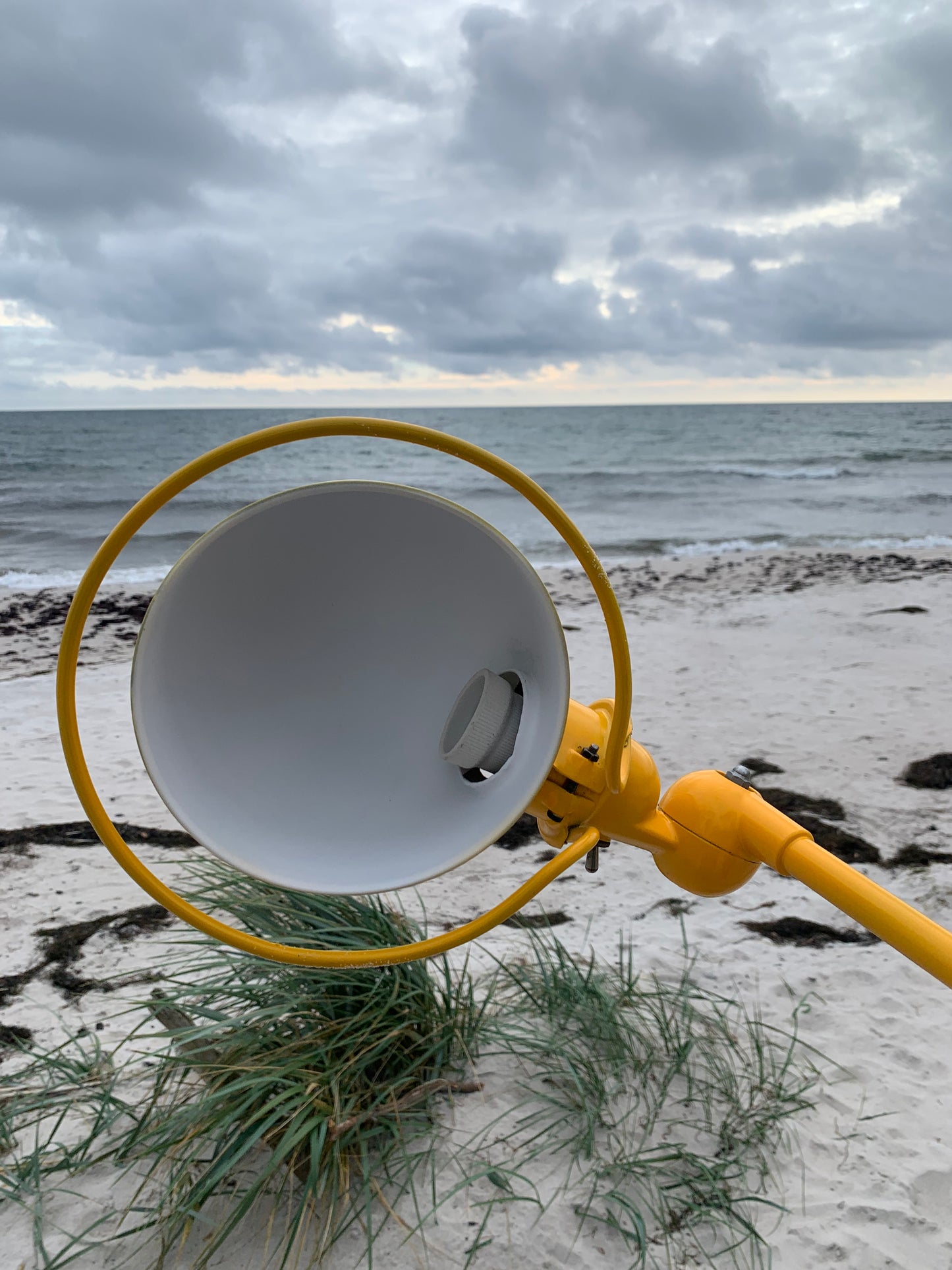 Gul Jieldé lampa med 1 arm och bordsbeslag