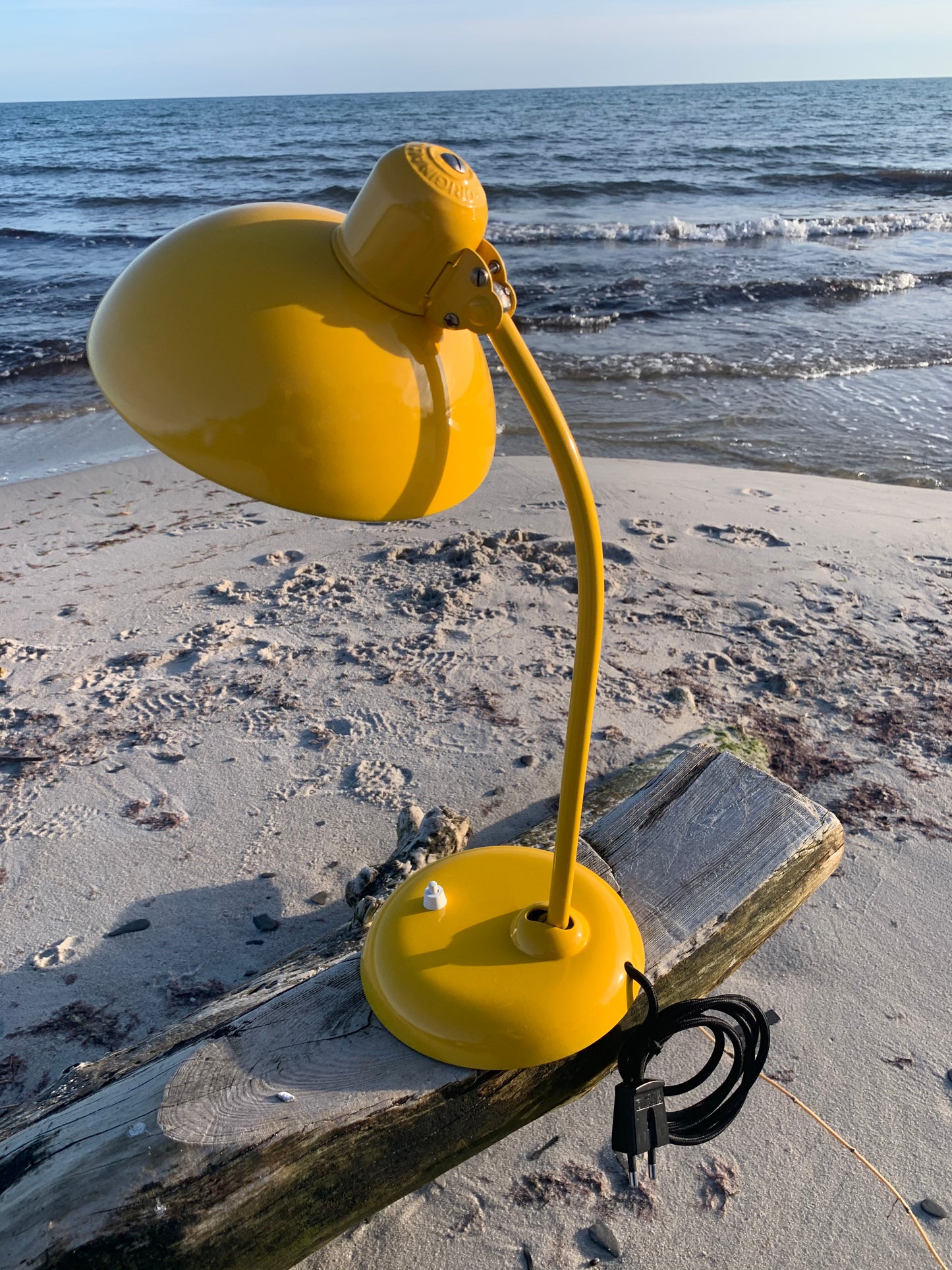 Kaiser Idell 6556 - Gul