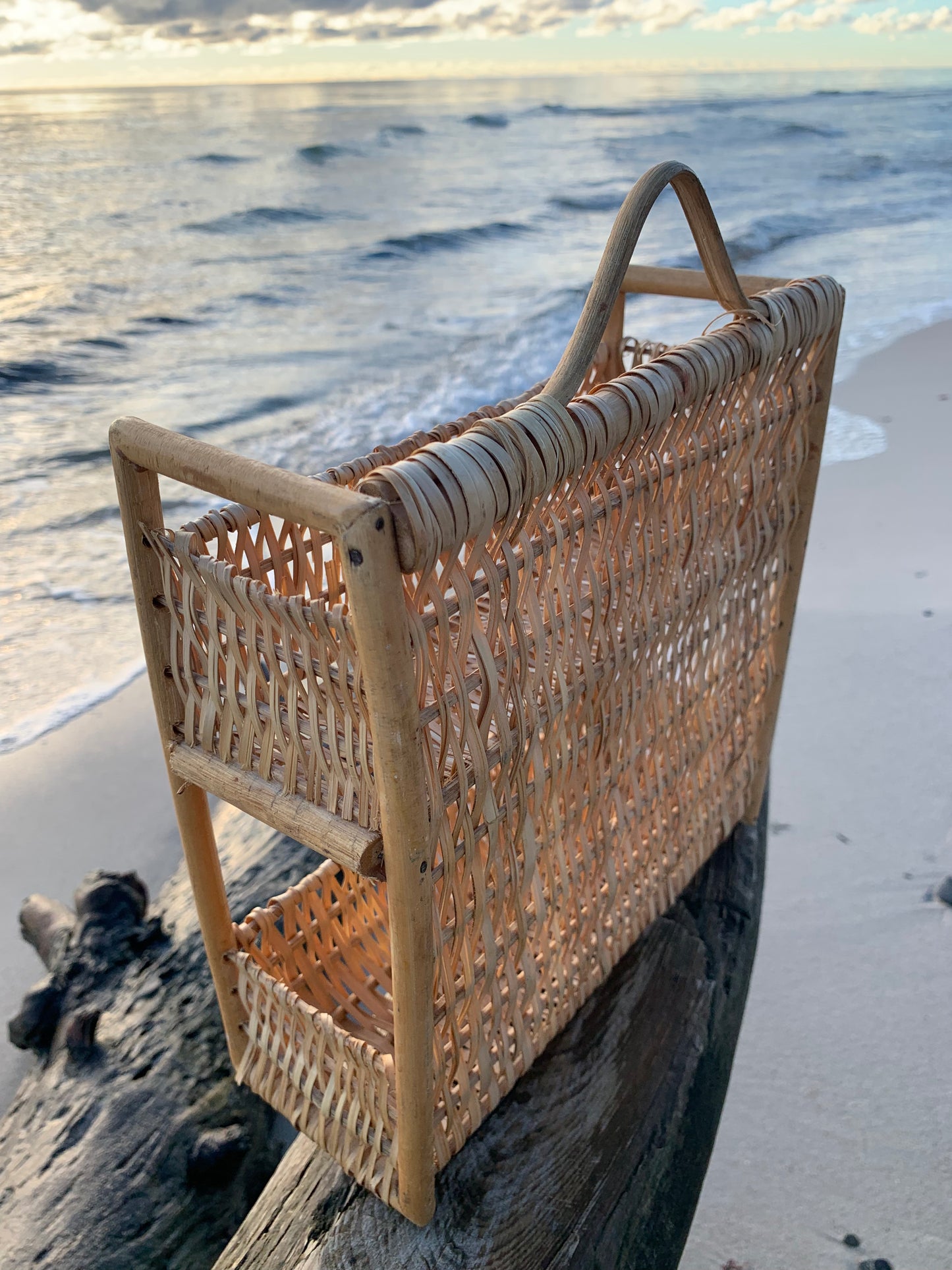 Böjd upphängning med hyllplan