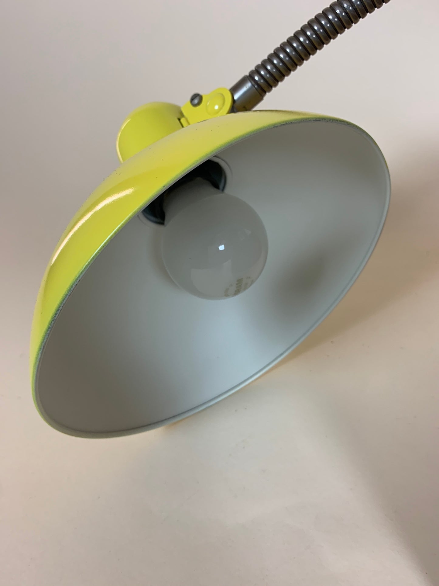 Kaiser Idell arkitektlampa med flexarm - Gul