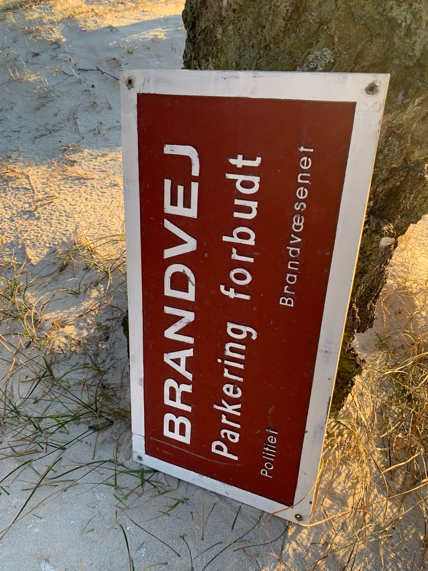 Skylt - brandväg