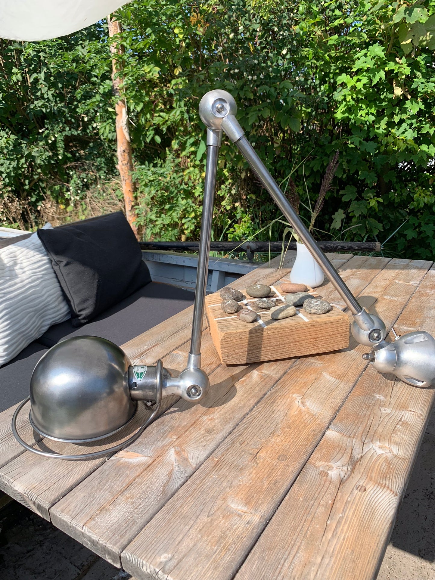 Jieldé vägglampa med två armar och strömbrytare
