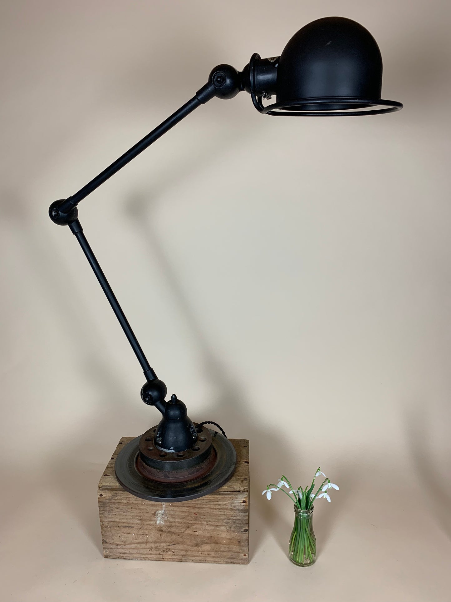 Svart Jieldé vägg- eller bordslampa med strömbrytare