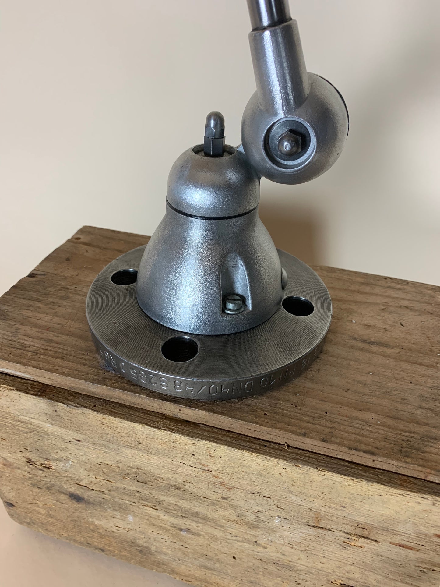 Jieldé lampa med arm och fin fot