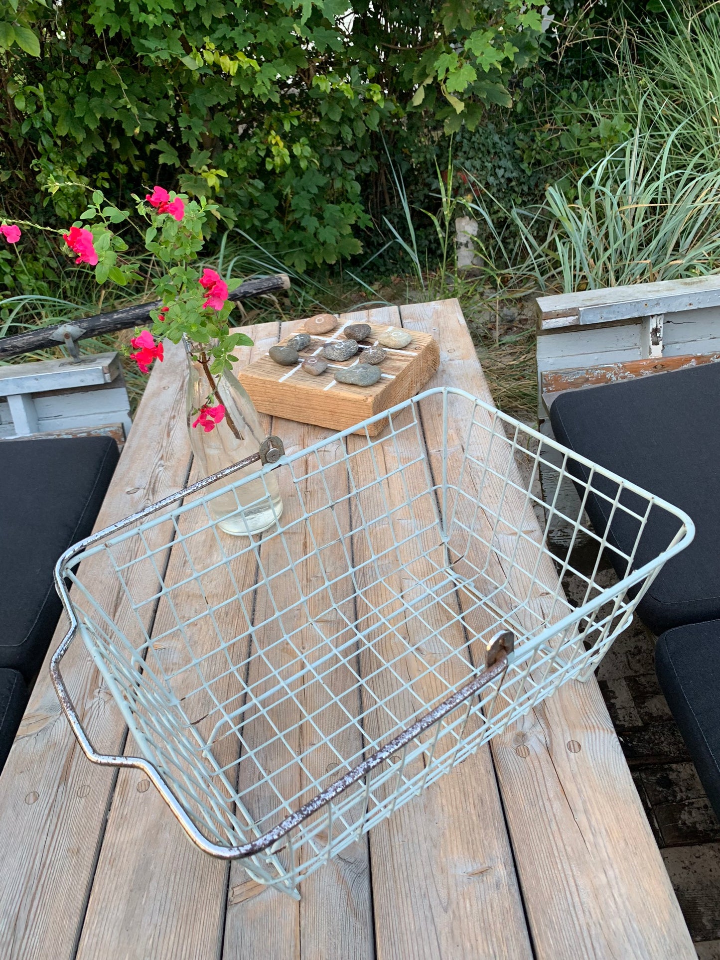 Vacker gammal varukorg med patina