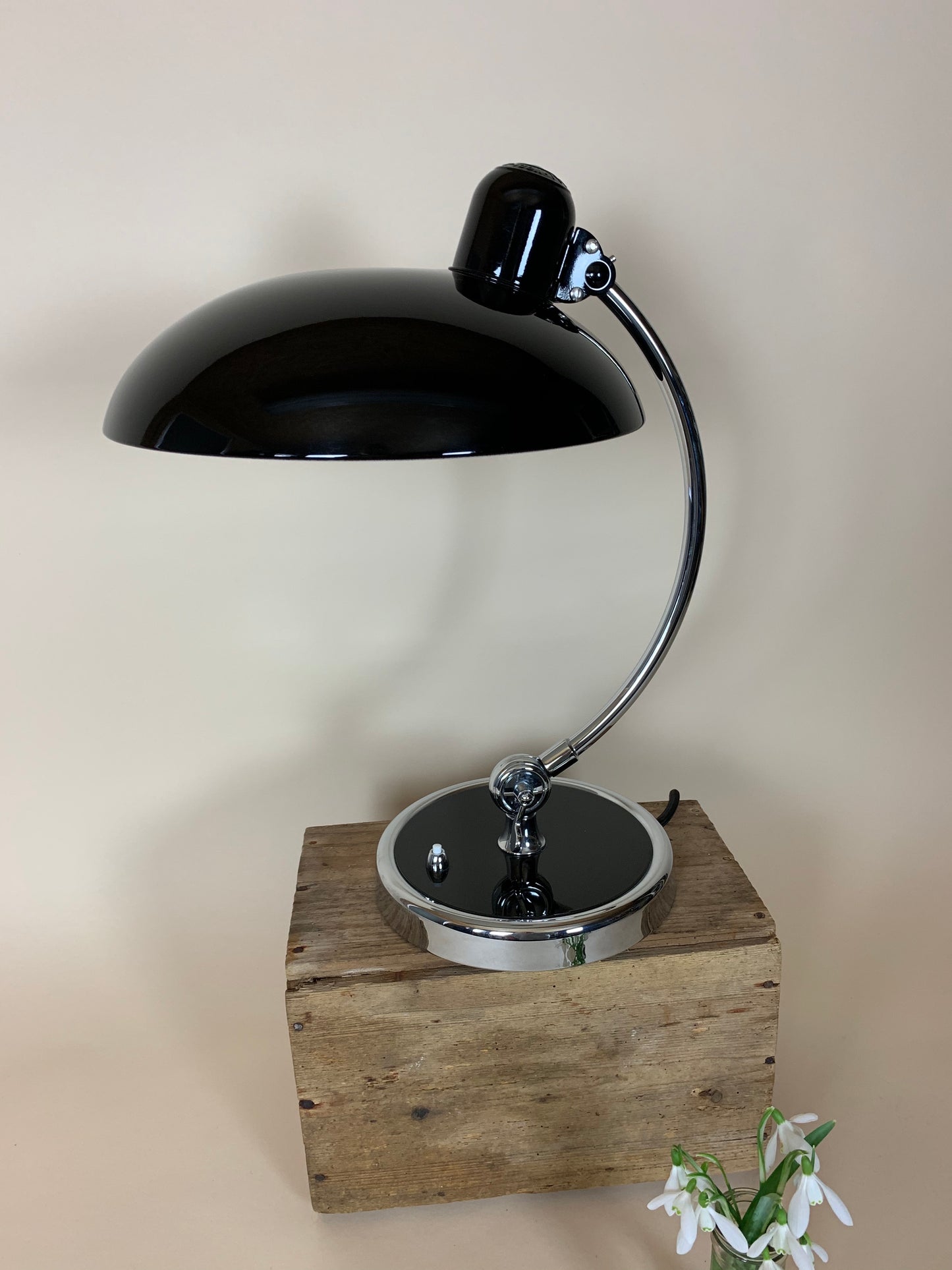 Kaiser Idell modell 6631 - Svart