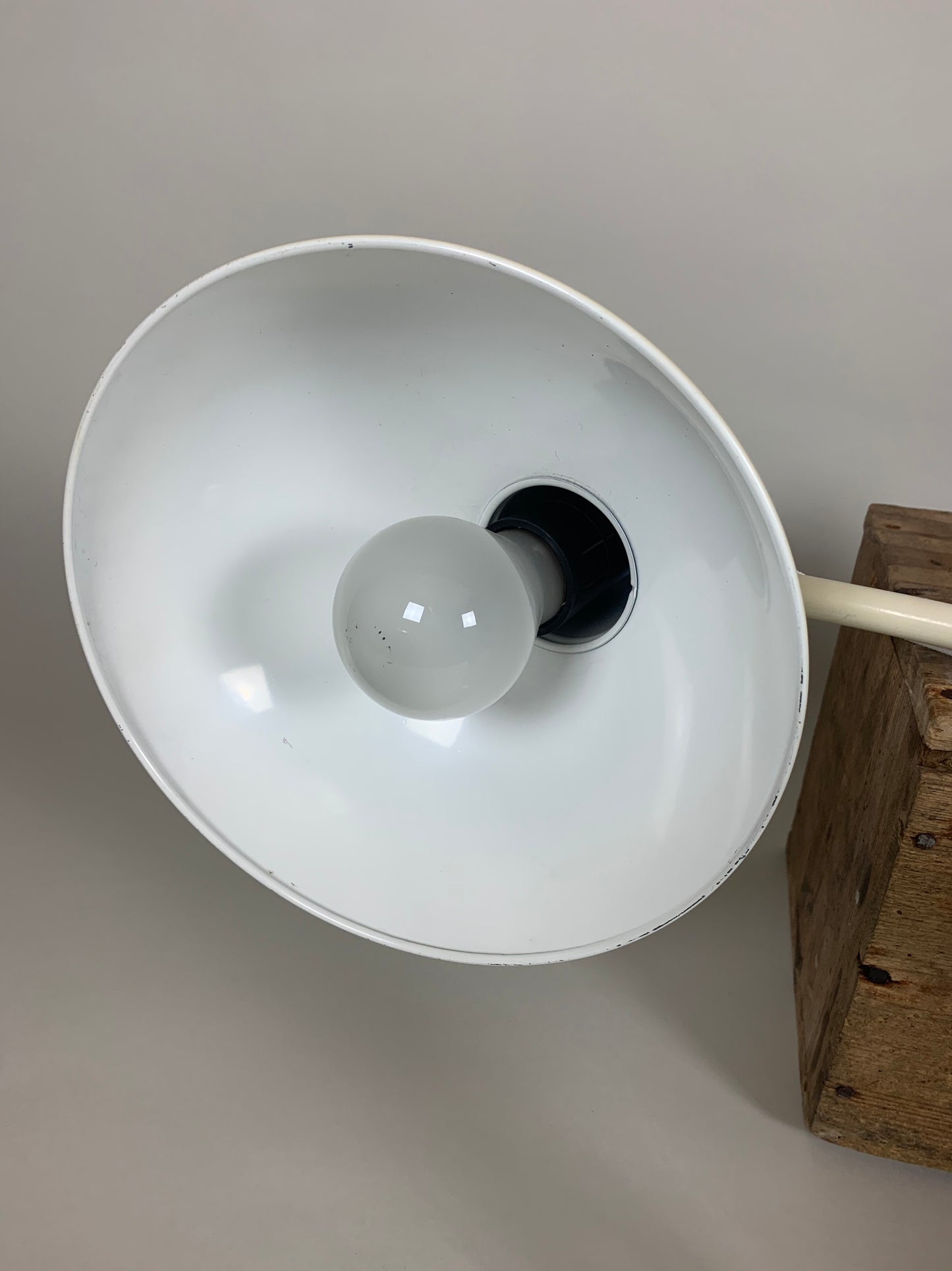 Kaiser Idell 6614 saxlampa - Den stora versionen