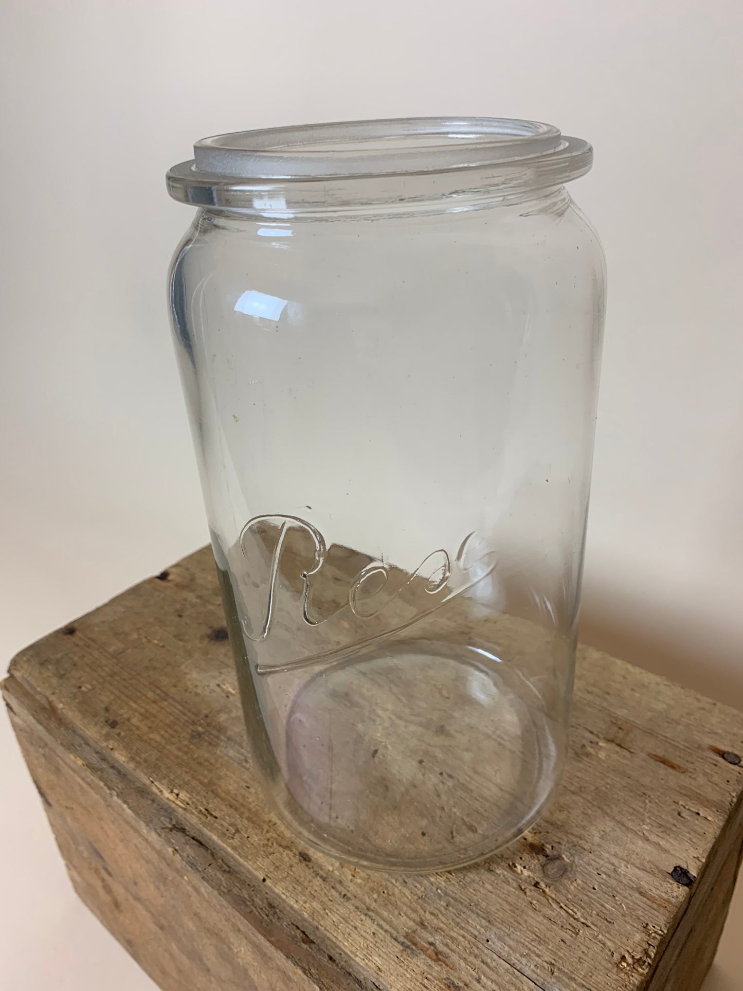Stort sjudande glas utan lock