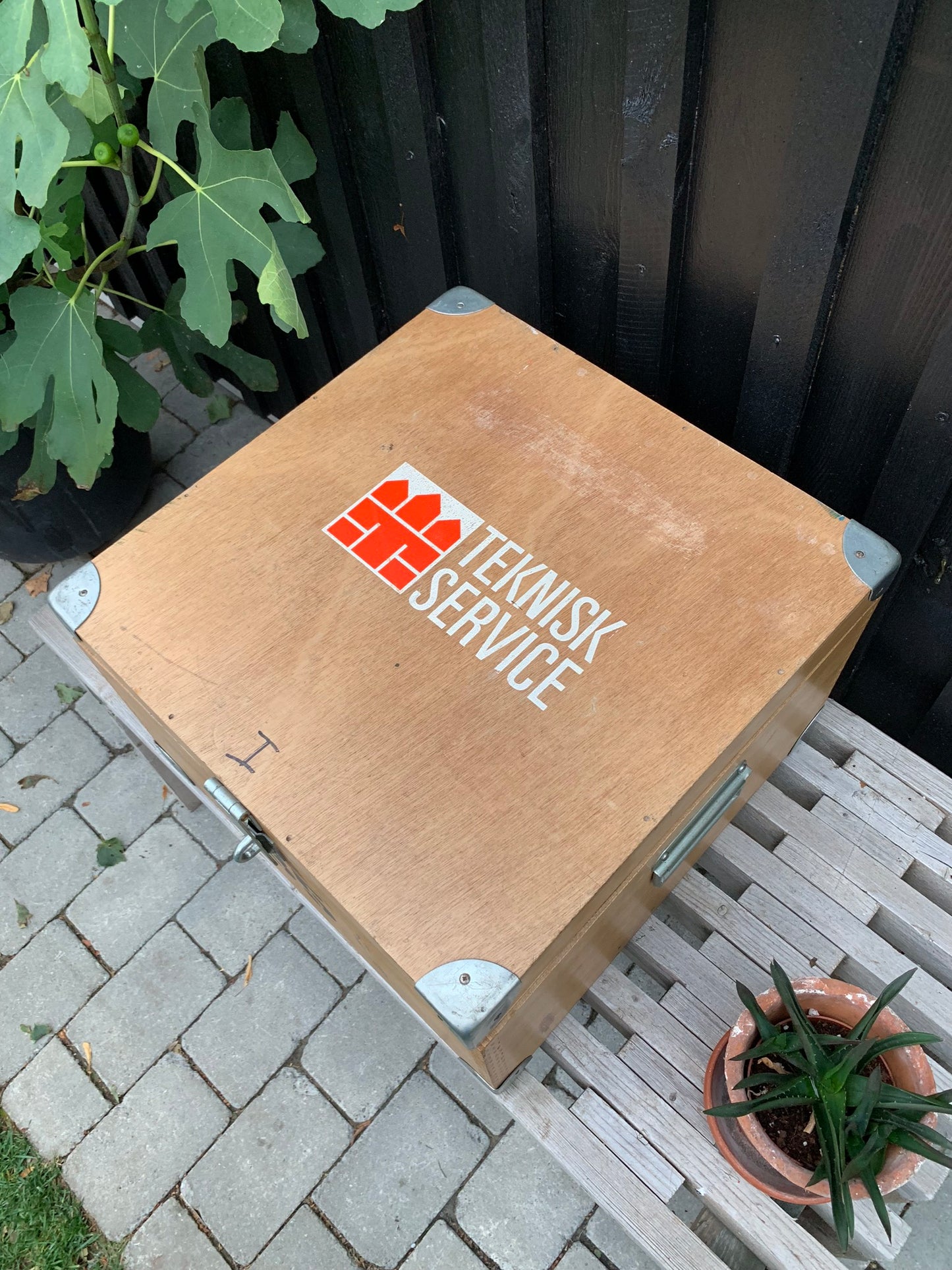 Trälåda med handtag