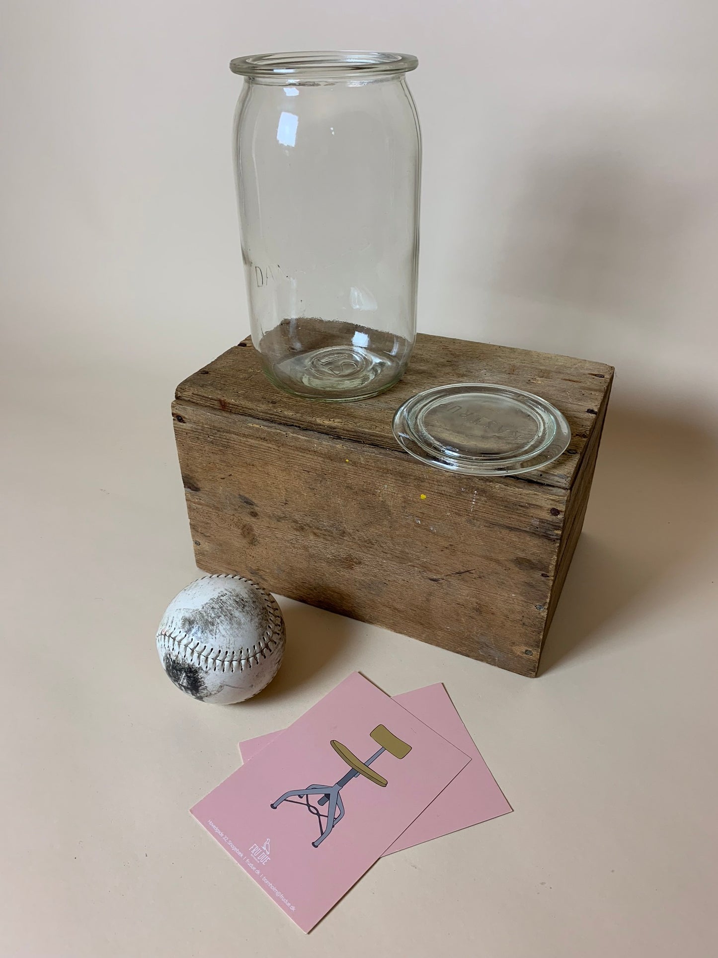 Stort sjudande glas med lock