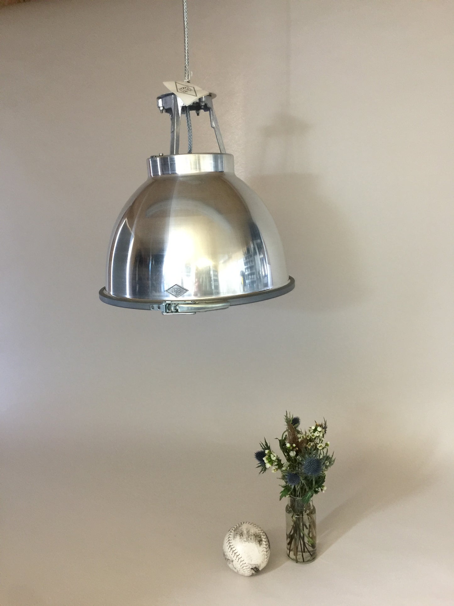 Original BTC lampa - Titan med sandblästrat glas