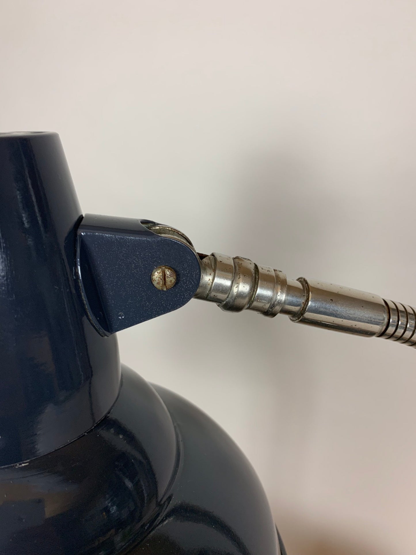 Vacker grå lampa