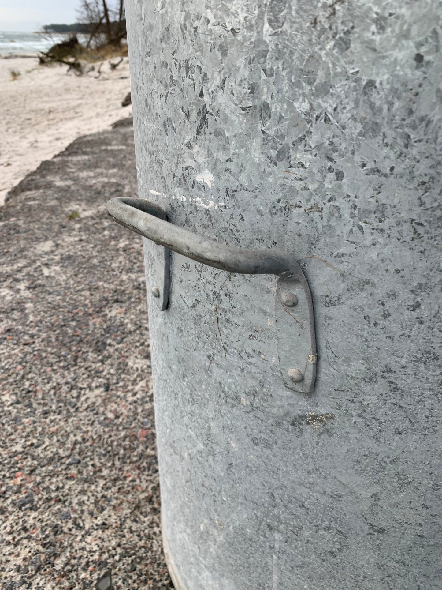 Mycket stor behållare med lock