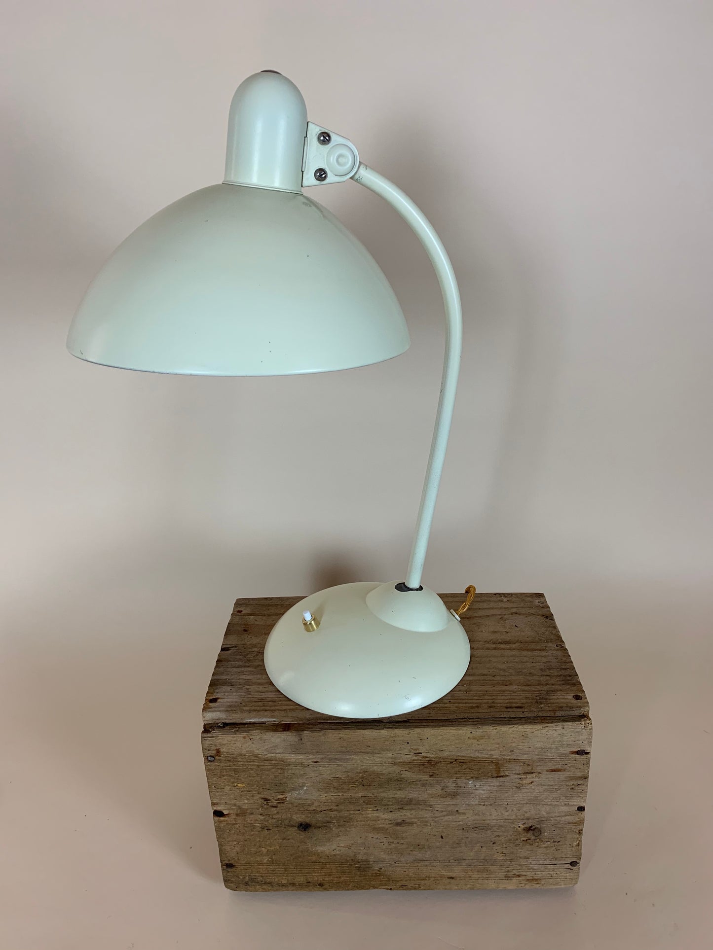 Vintage lampa - Vit