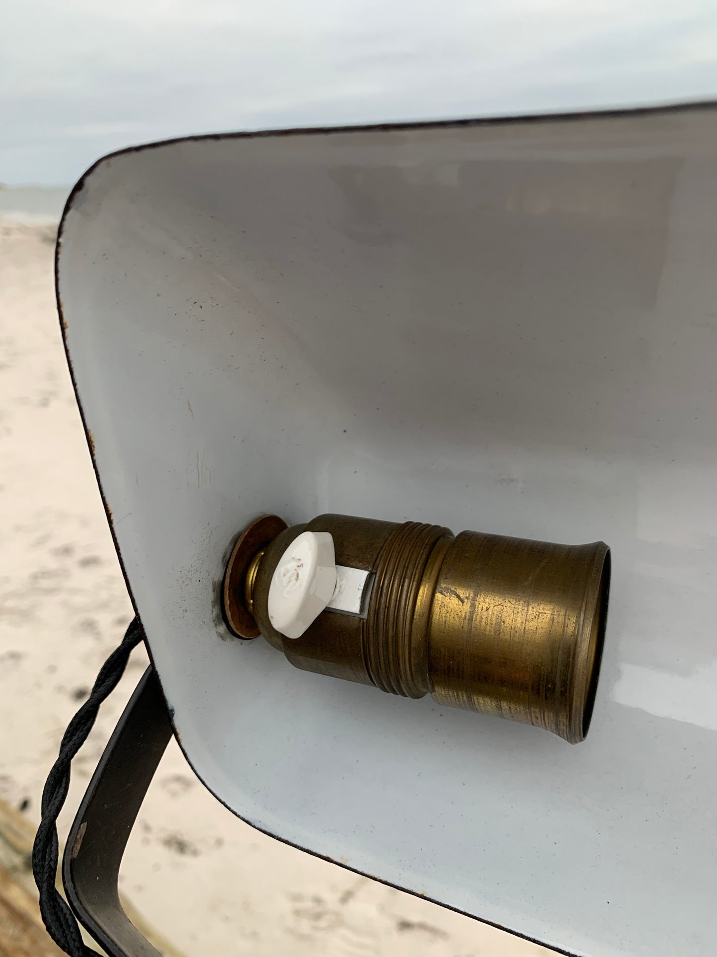 Notariuslampa med emaljskärm