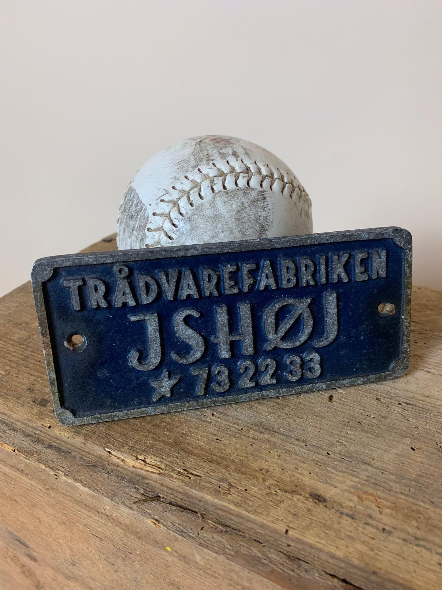 Skild från trådvarufabriken Ishøj