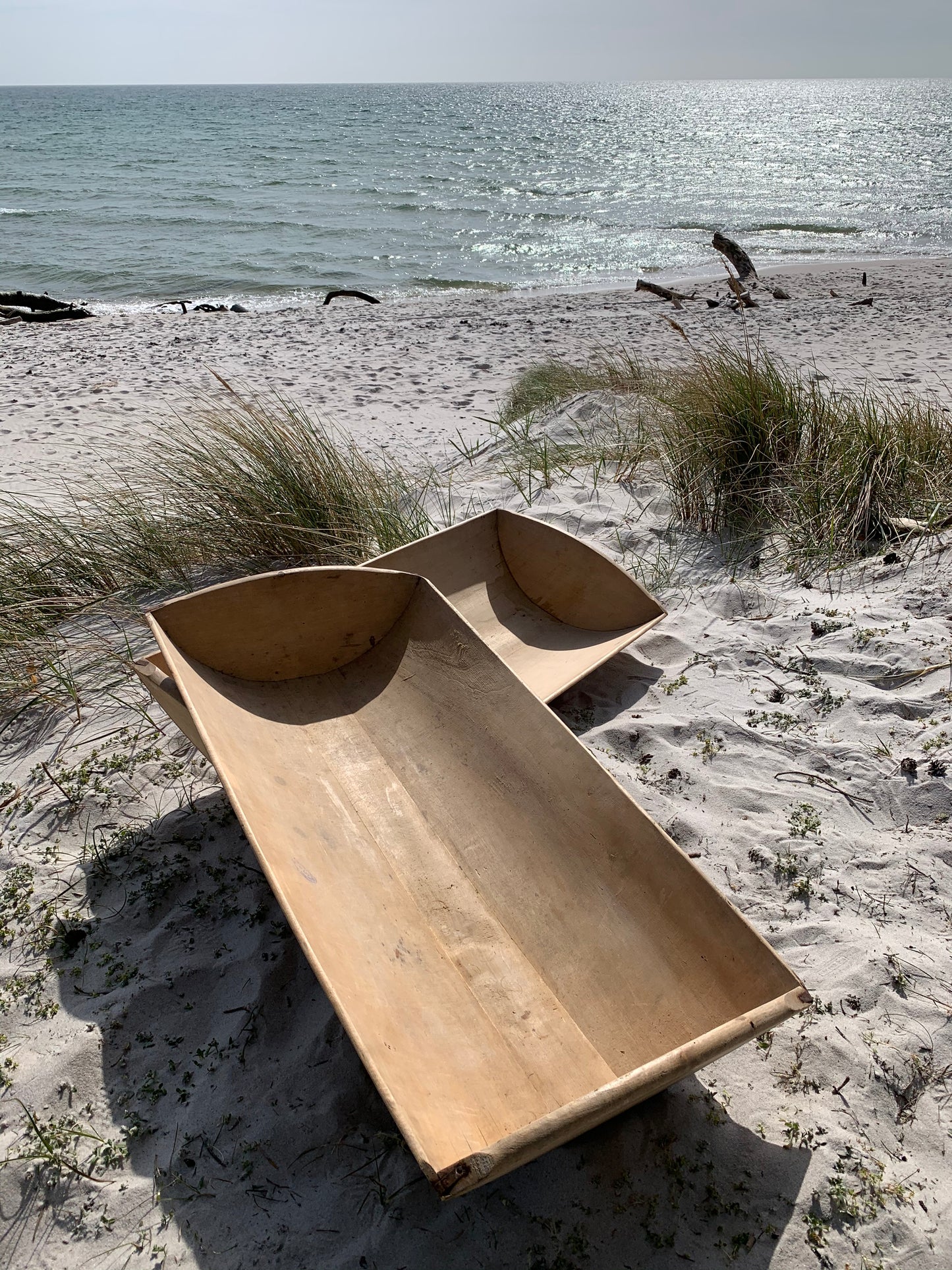 Stort tråg med vackra järnbeslag - Priset är pr PCS.