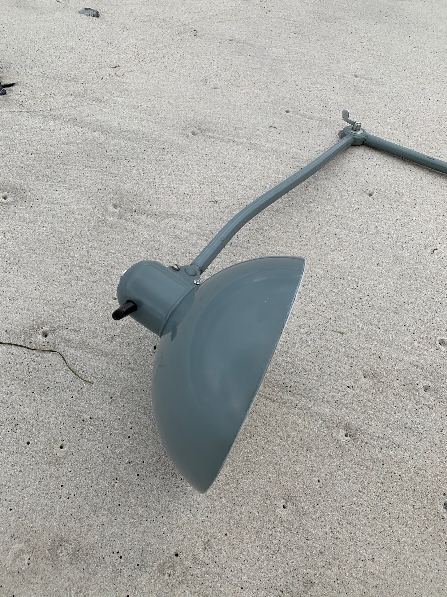 Kaiser Idell 6727 - Arkitektlampa med bordsbeslag