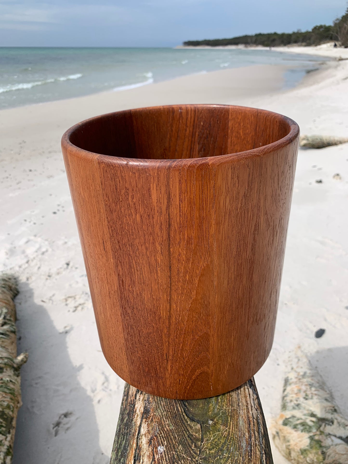 Papperskorg i teak