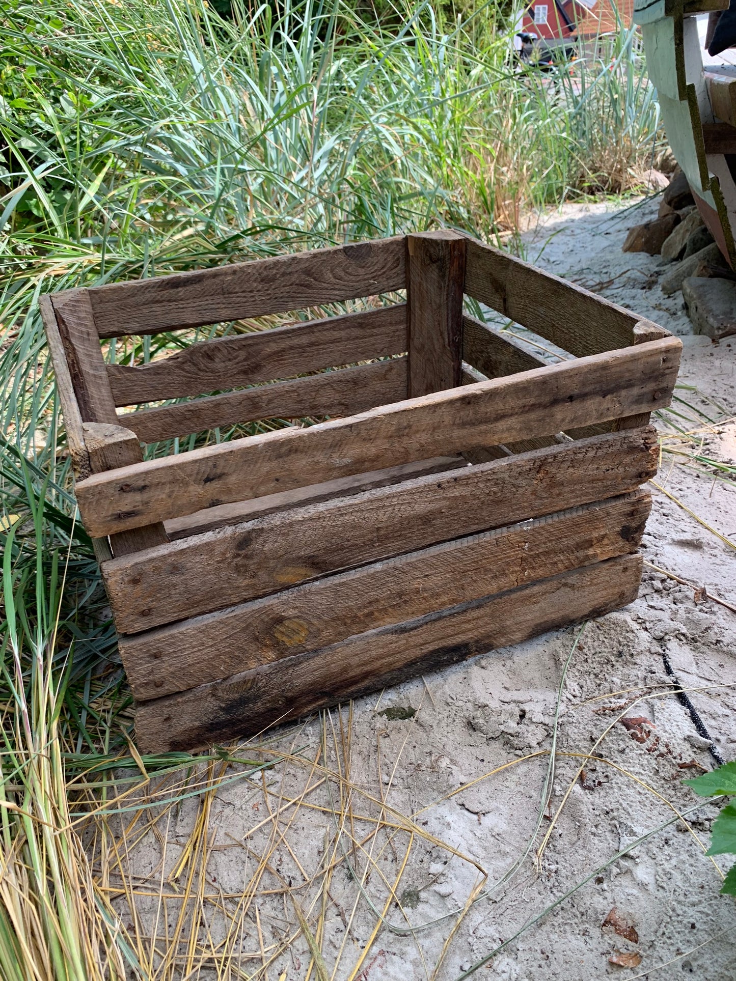 Gammal fruktlåda med patina