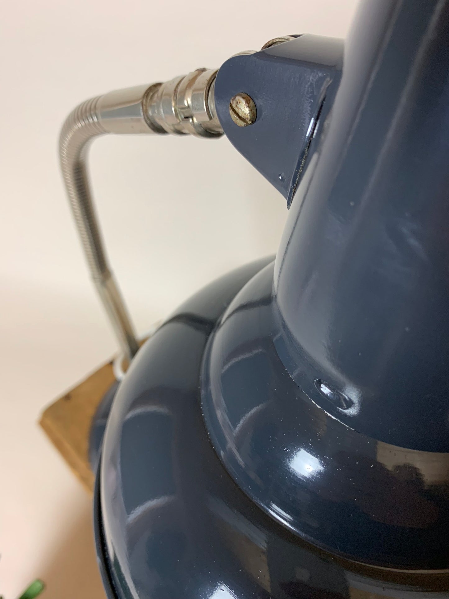 Vacker grå lampa