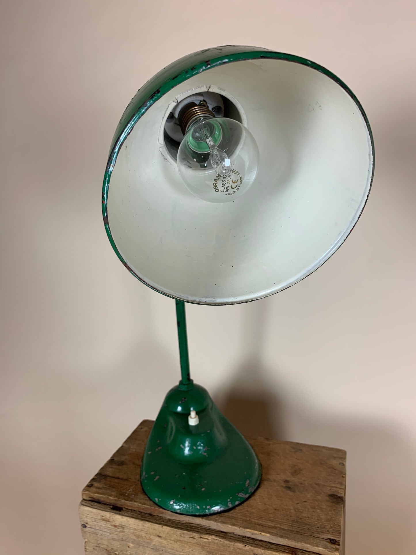 Raw Kandem lampa designad av Marianne Brandt