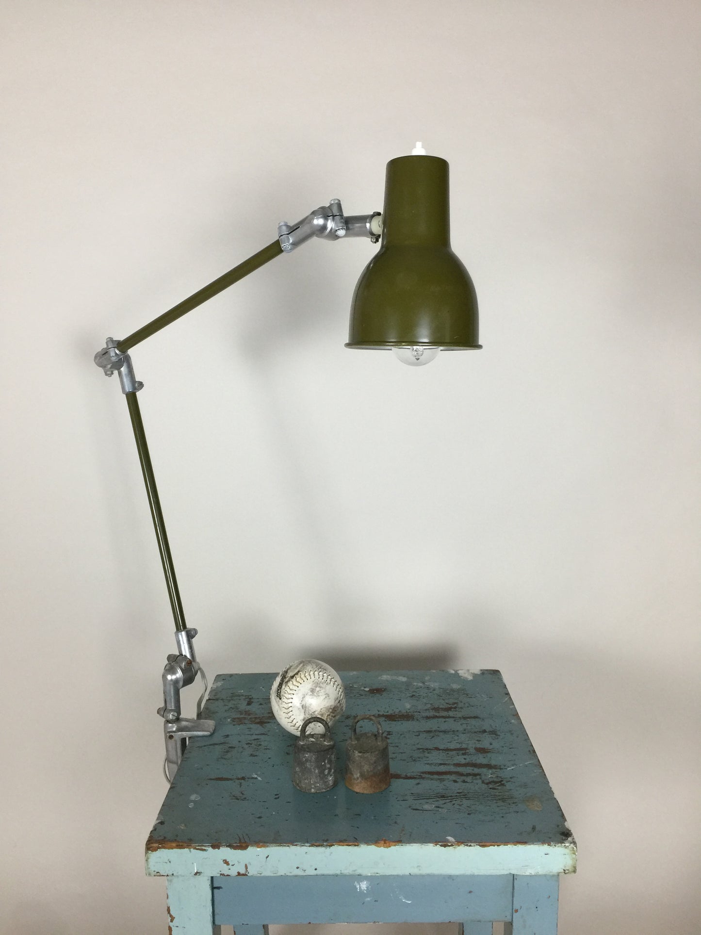 Industriell Rijo arkitektlampa i armégrönt