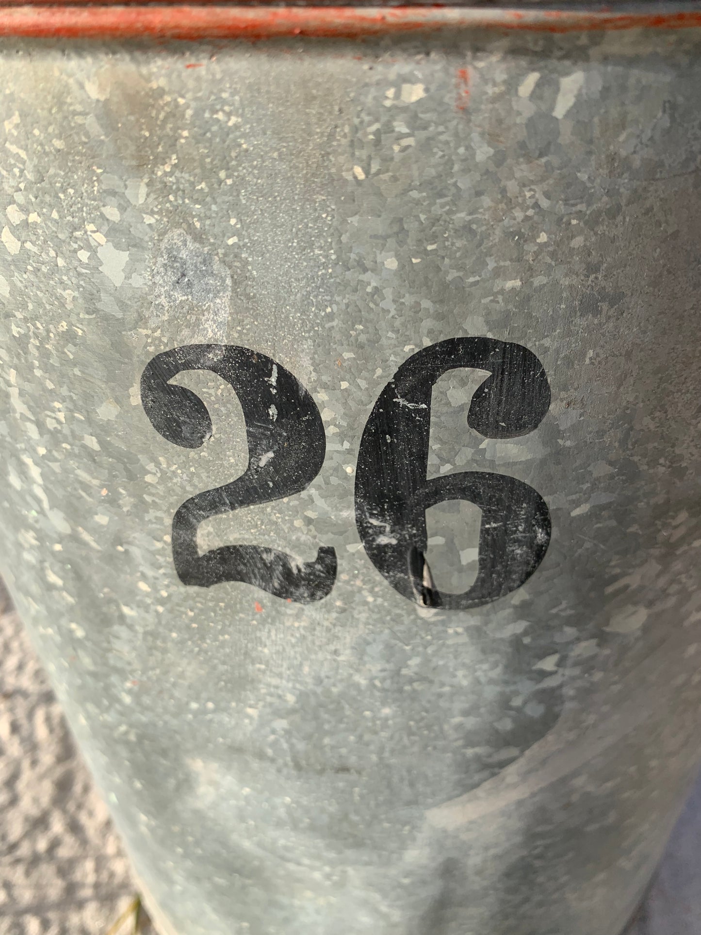 Dekorativ eldhink med lock - nr. 26
