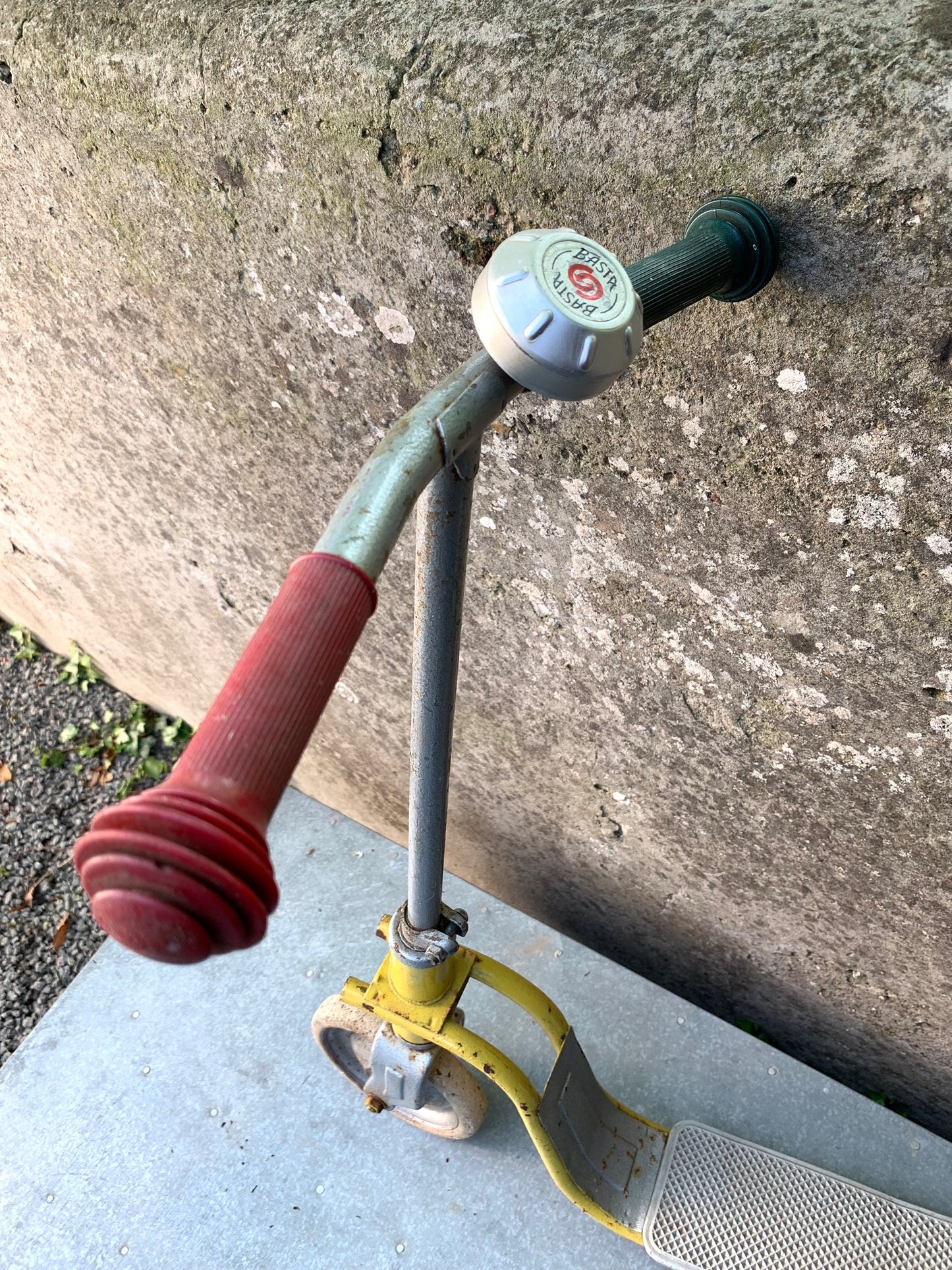 Skoter med massor av rå charm