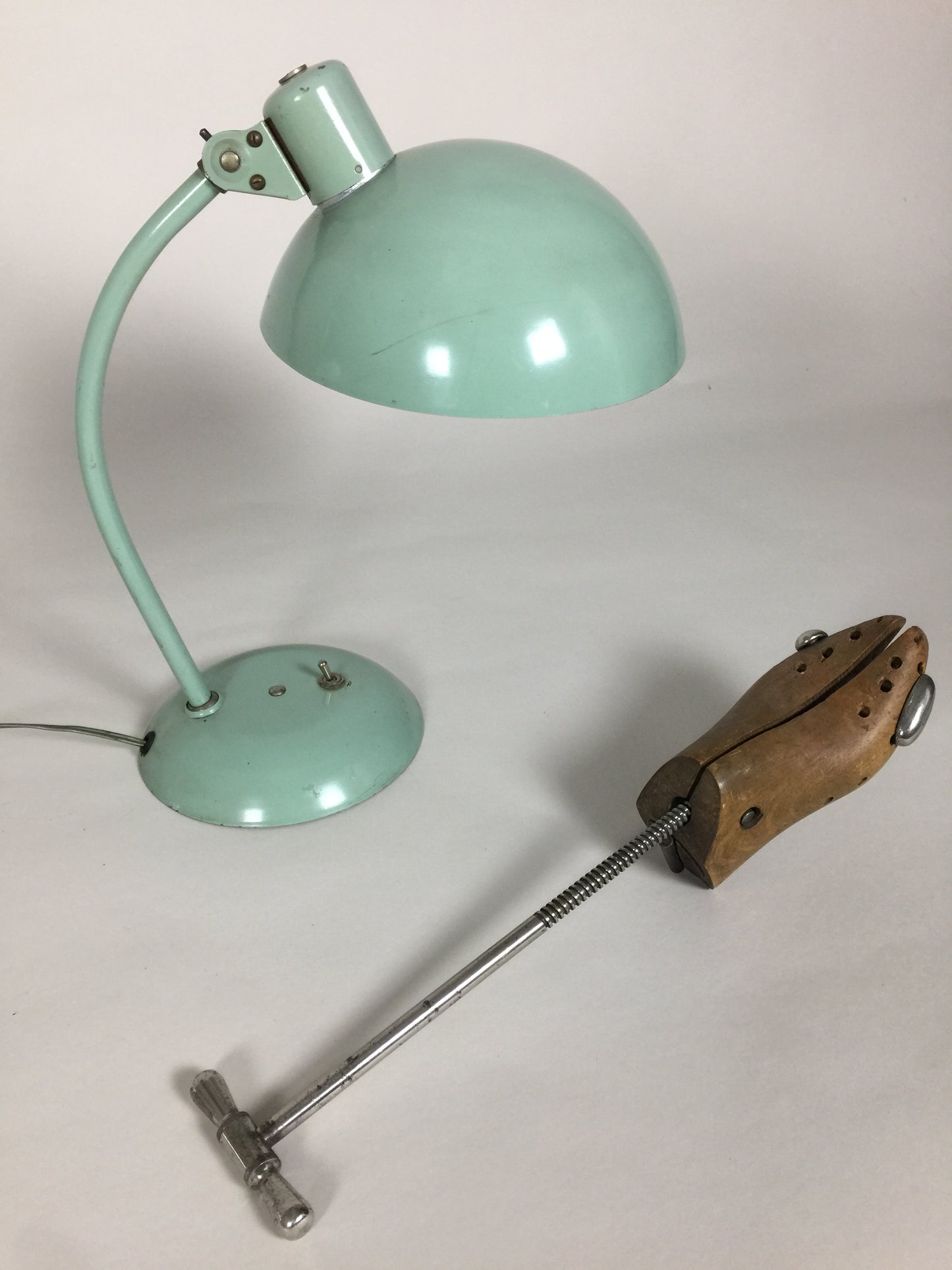 Vacker SIS Bauhaus bordslampa