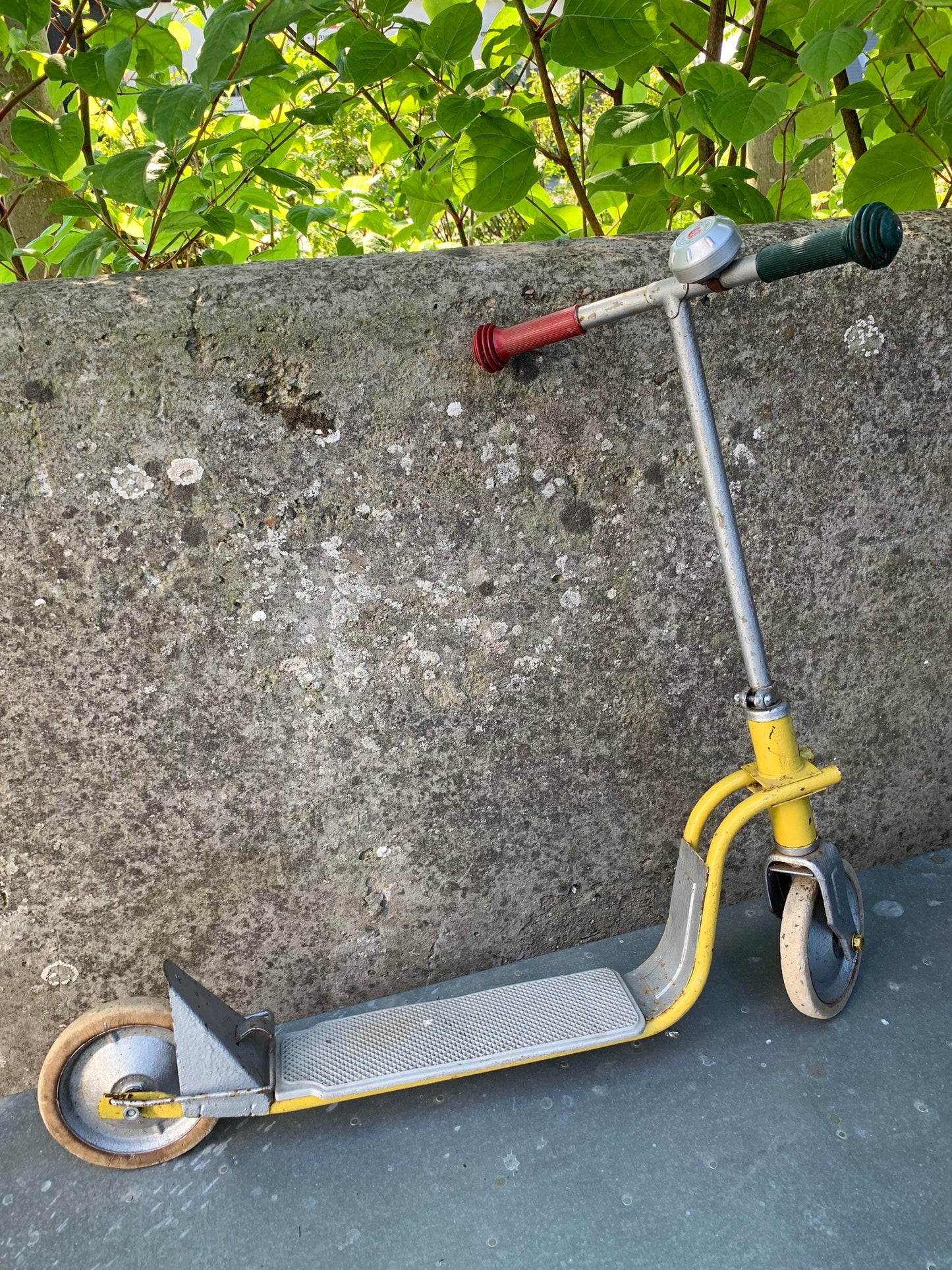 Skoter med massor av rå charm