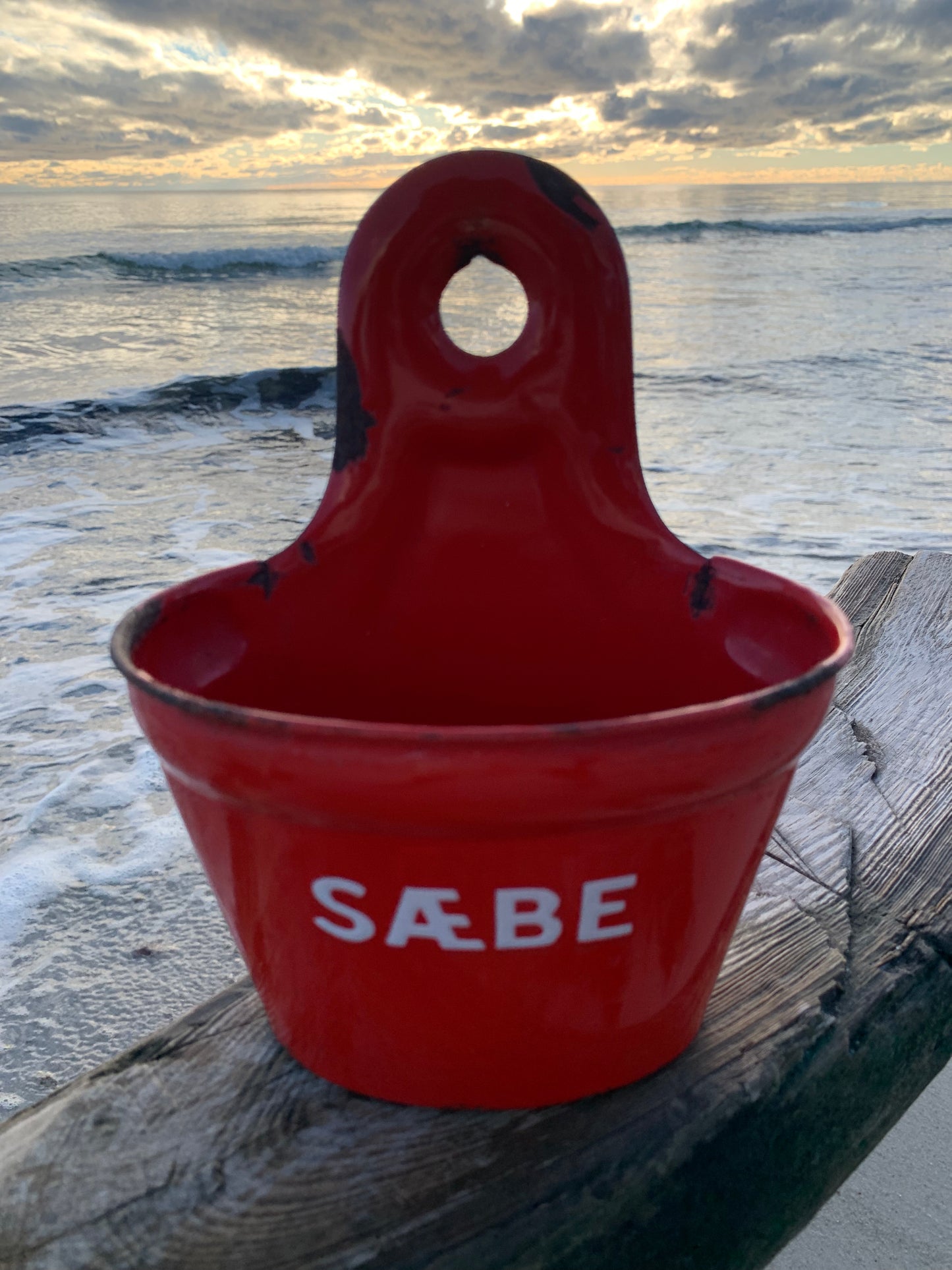 Emaljkärl från Glud och Marstrand